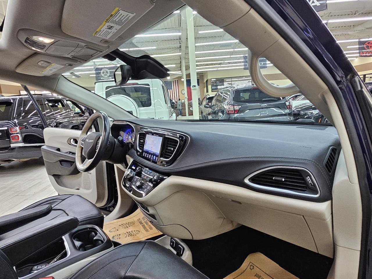Chrysler Pacifica Limited 2017