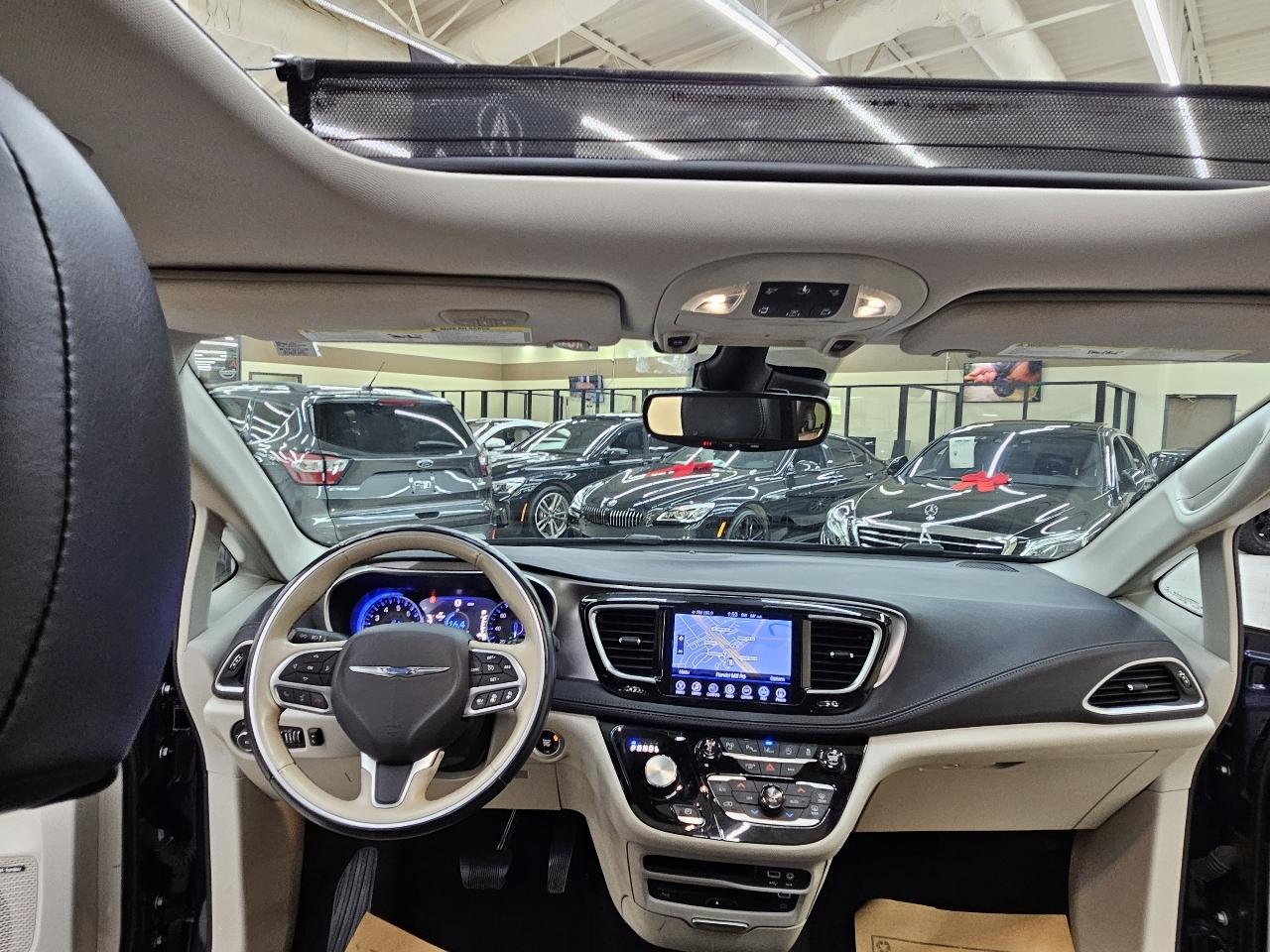 Chrysler Pacifica Limited 2017