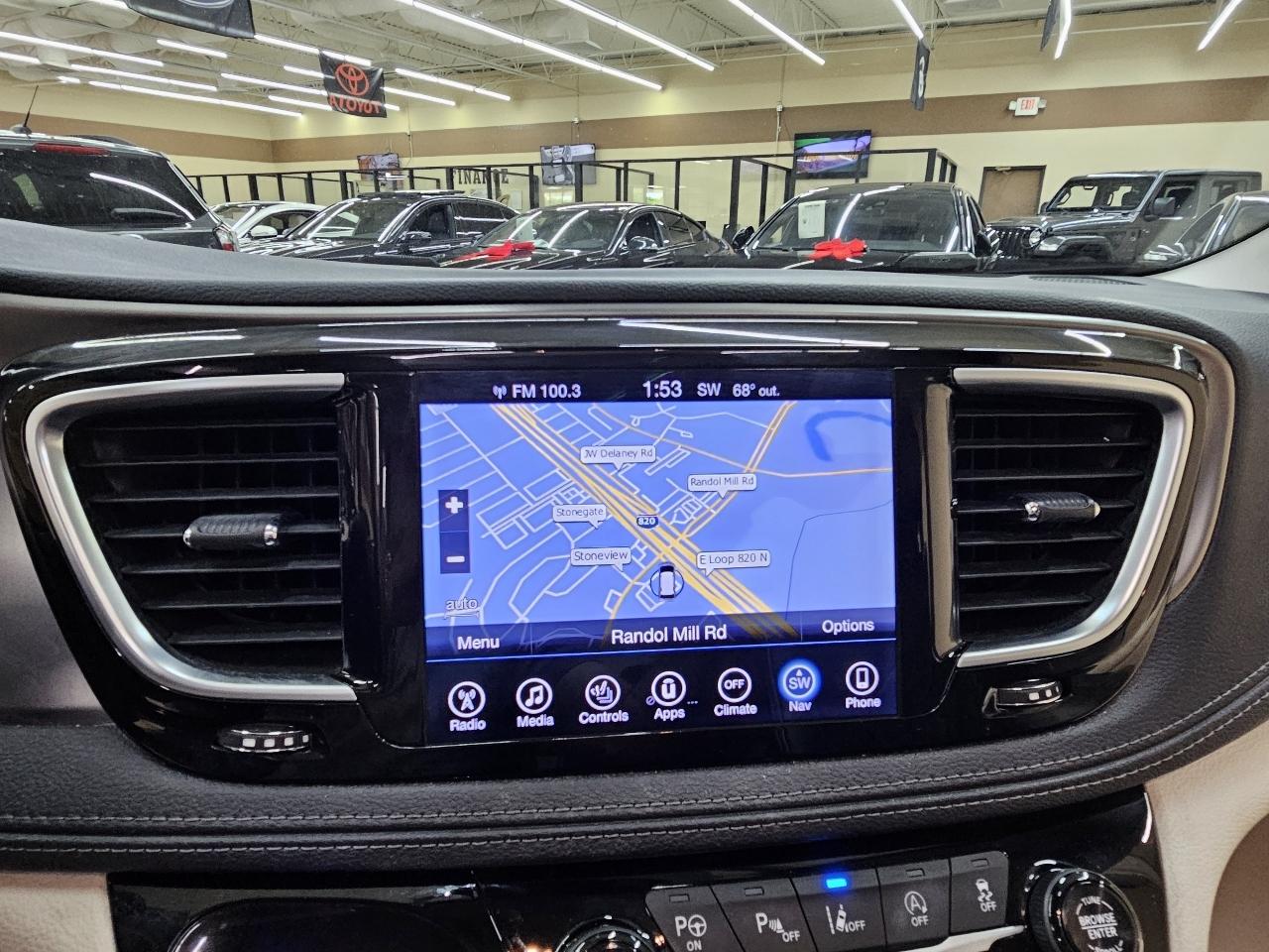 Chrysler Pacifica Limited 2017