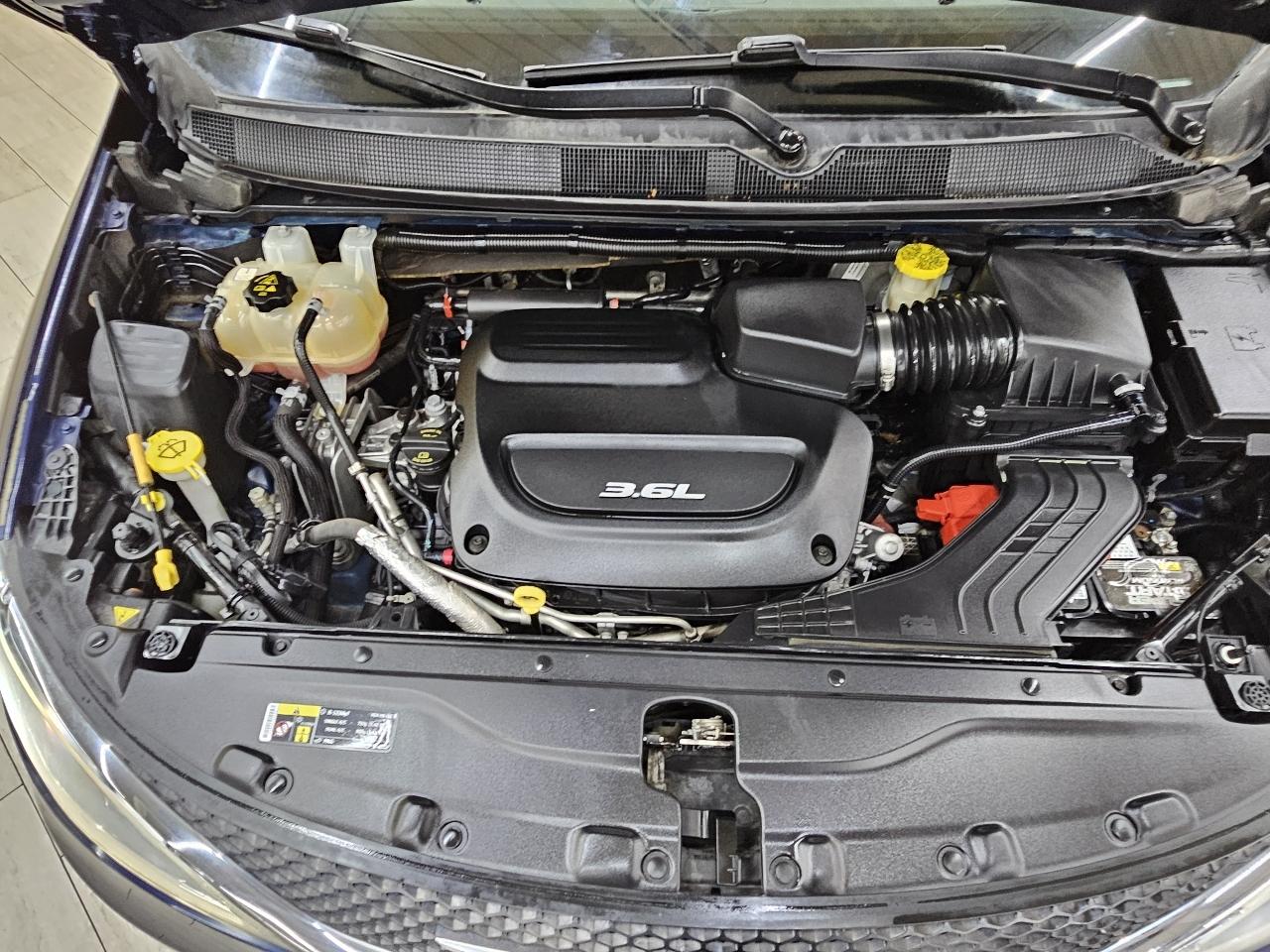 Chrysler Pacifica Limited 2017
