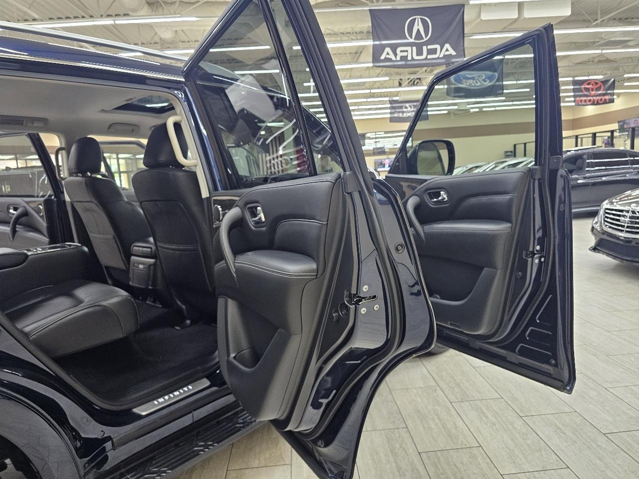 Infiniti QX80 LUXE 2021
