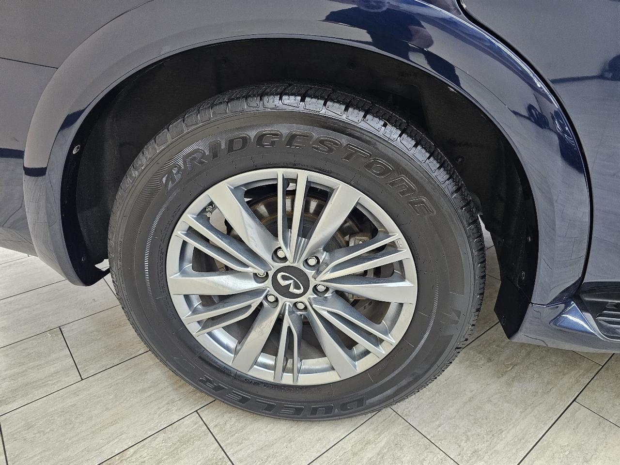 Infiniti QX80 LUXE 2021