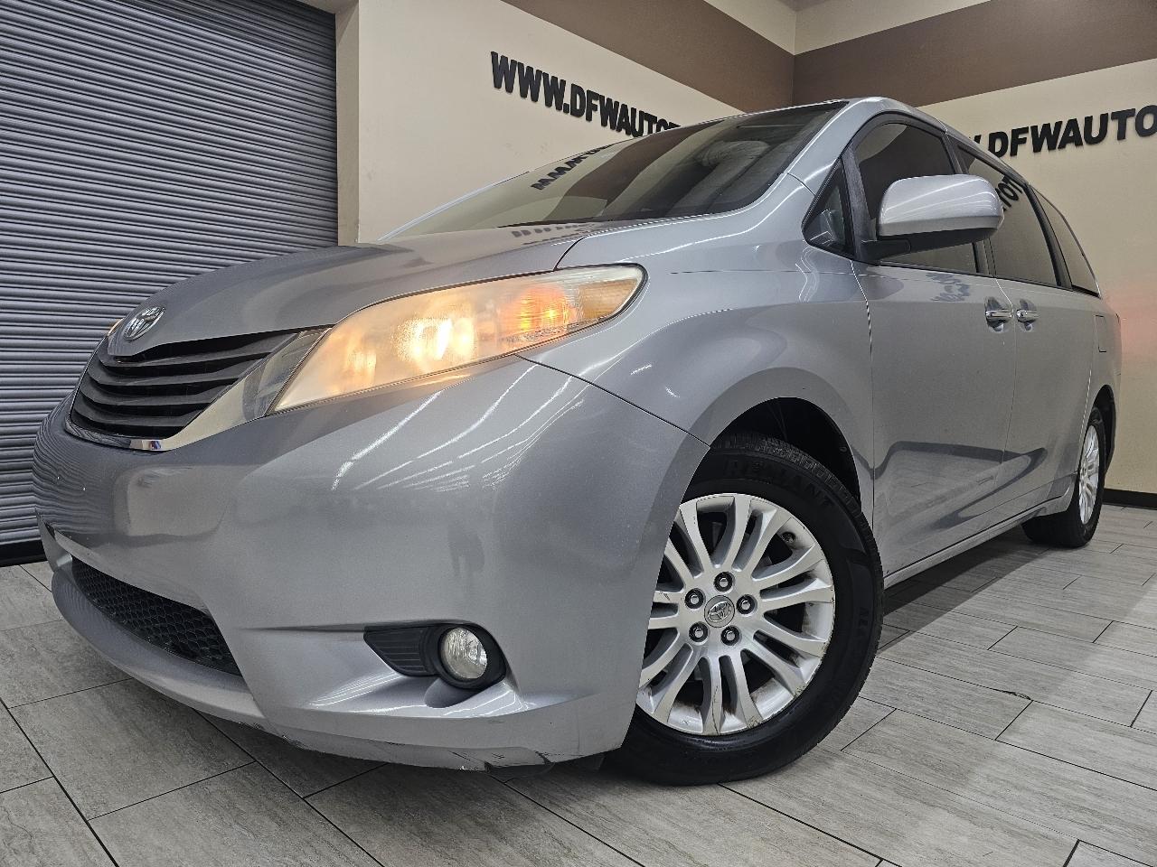Toyota Sienna XLE FWD 8-Passenger V6 2014