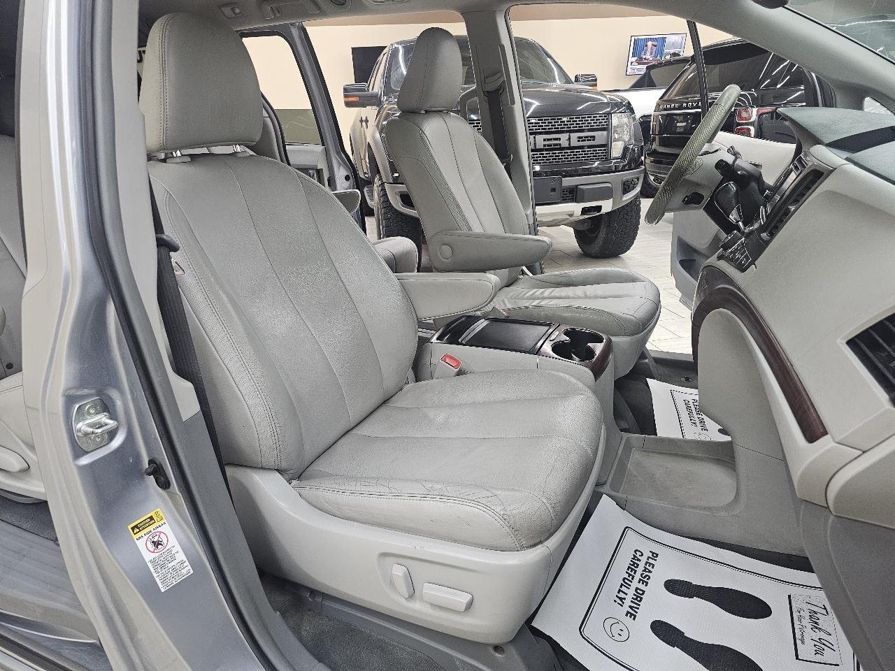 Toyota Sienna XLE FWD 8-Passenger V6 2014