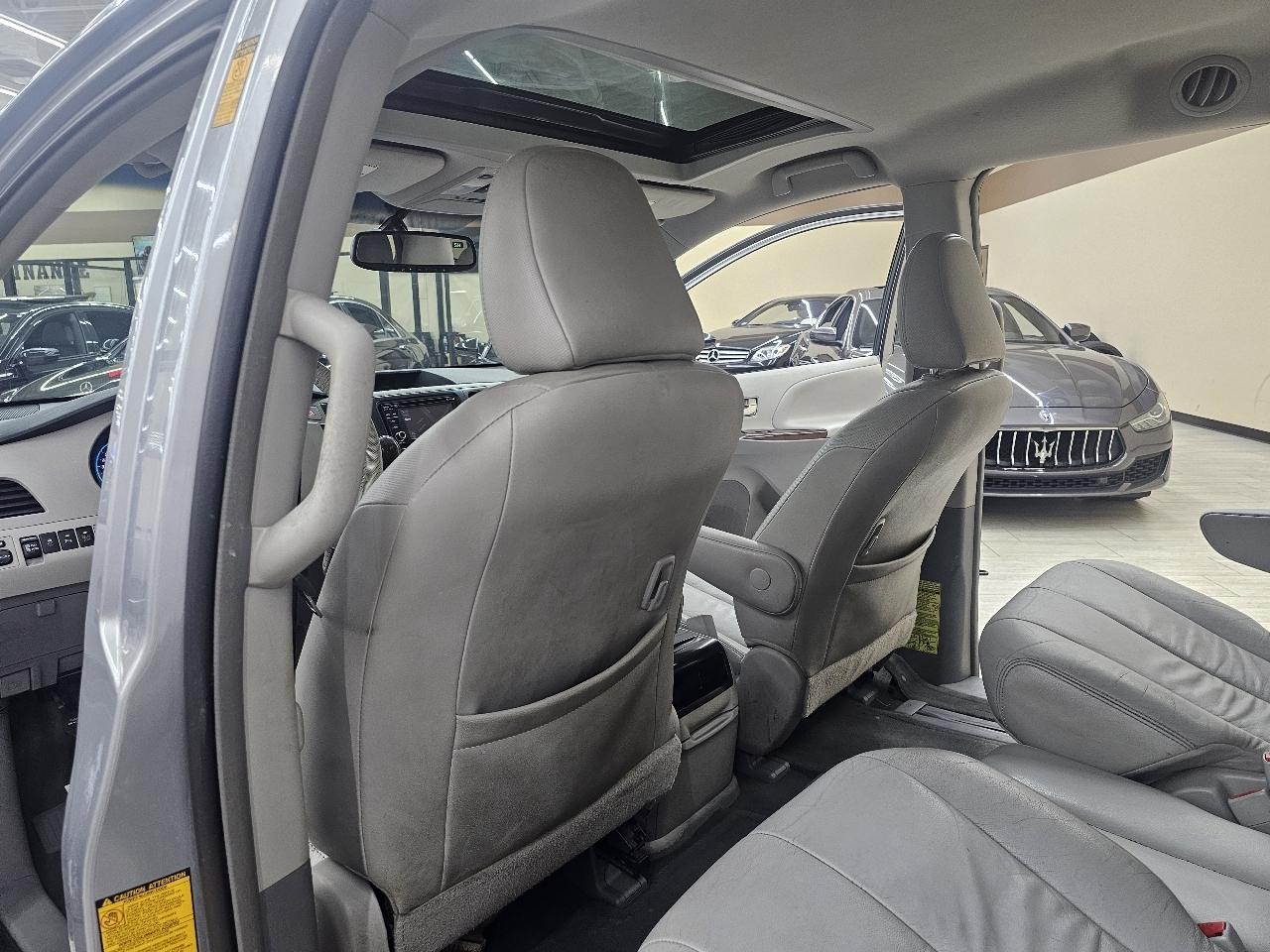 Toyota Sienna XLE FWD 8-Passenger V6 2014