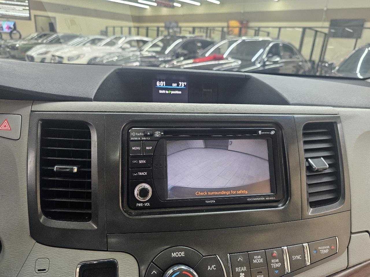 Toyota Sienna XLE FWD 8-Passenger V6 2014
