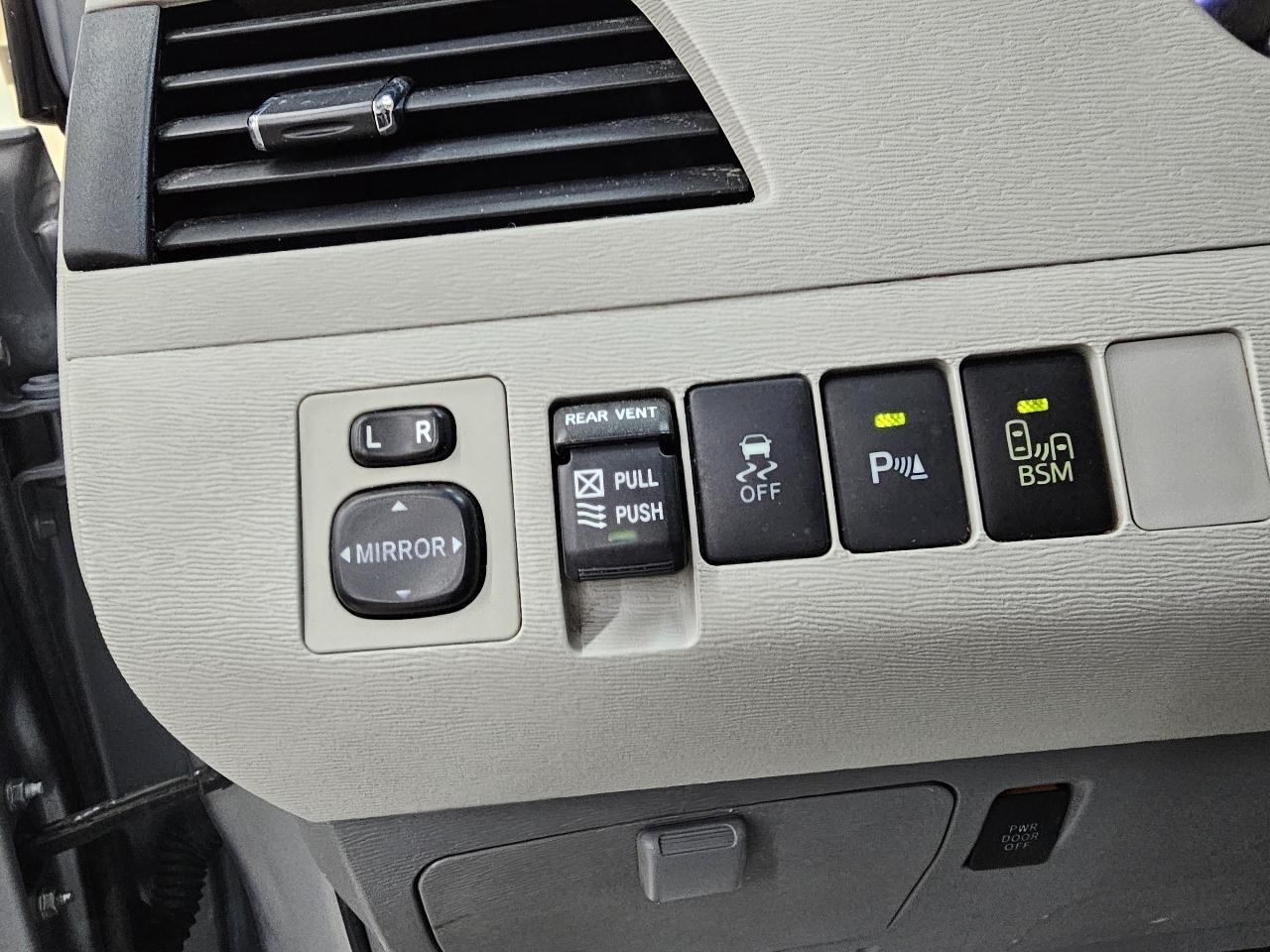 Toyota Sienna XLE FWD 8-Passenger V6 2014