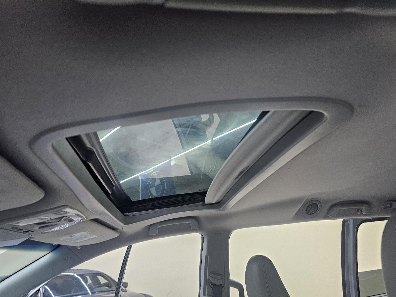 Toyota Sienna XLE FWD 8-Passenger V6 2014