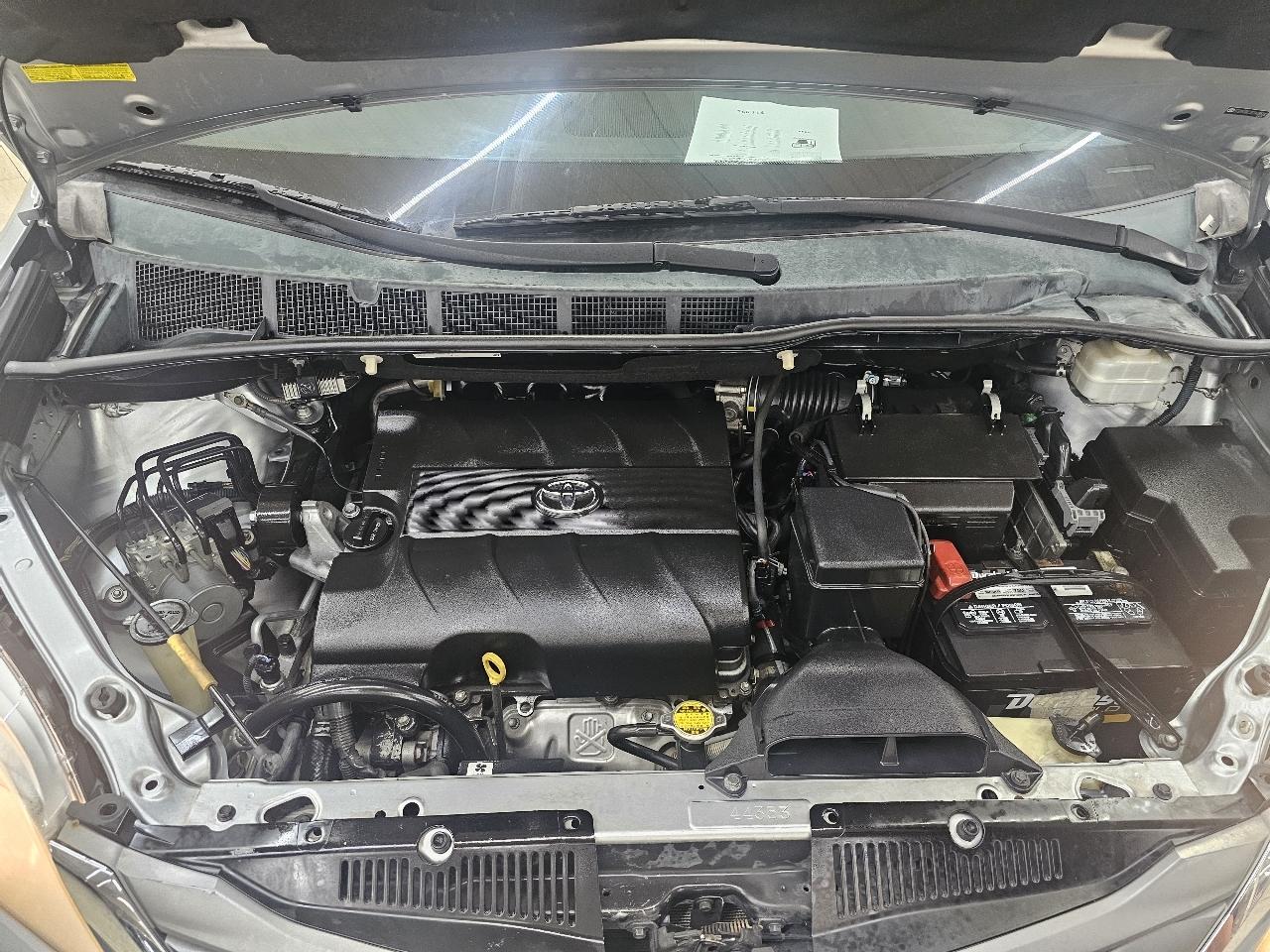 Toyota Sienna XLE FWD 8-Passenger V6 2014