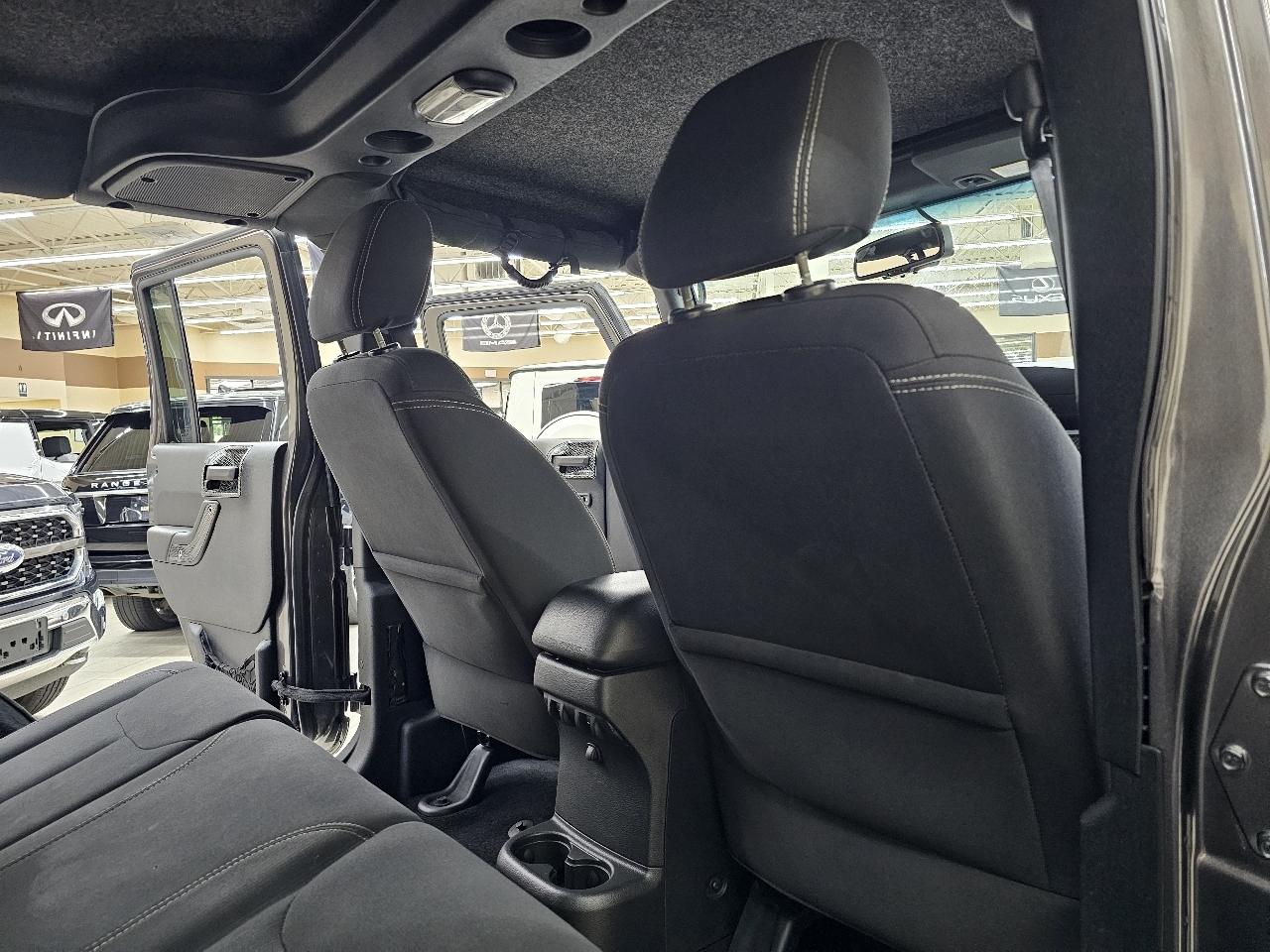 Jeep Wrangler Unlimited Rubicon 4WD 2016