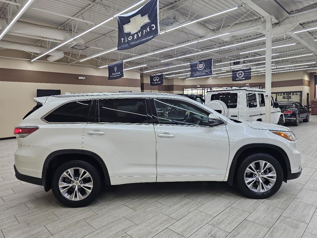 Toyota Highlander XLE AWD V6 2015