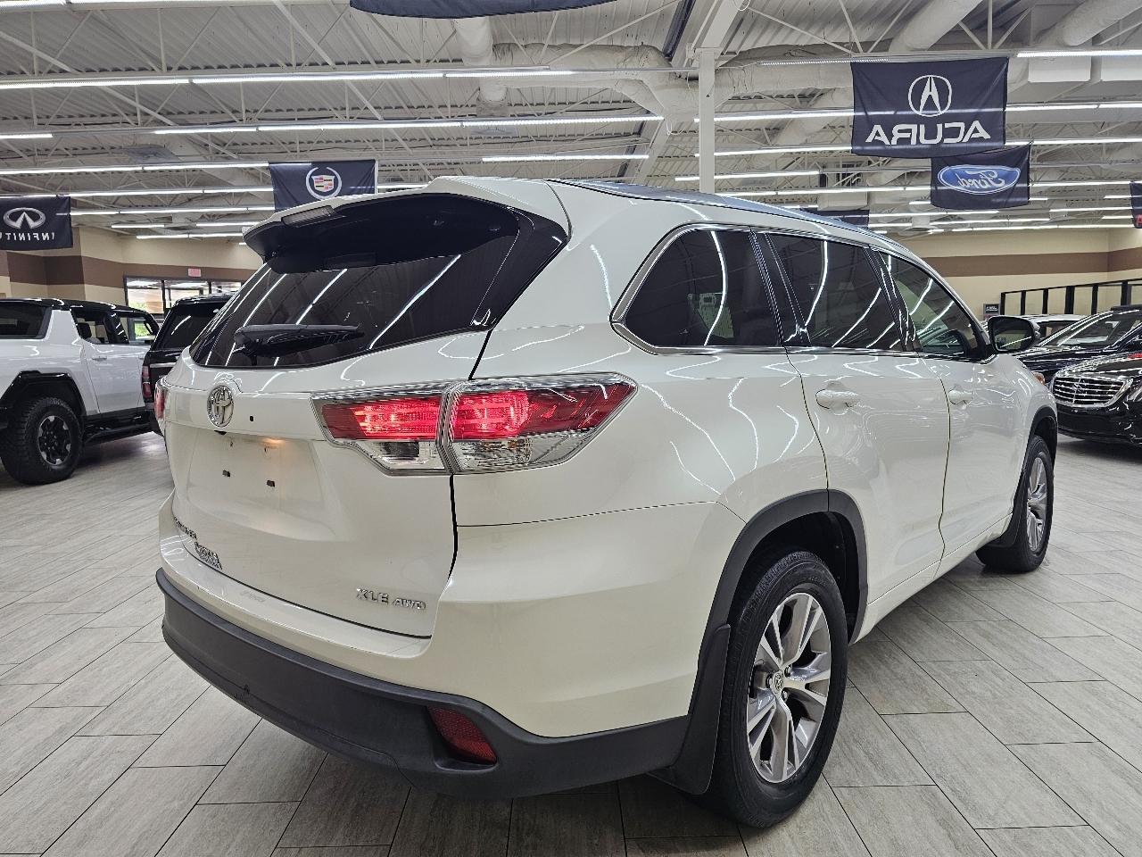 Toyota Highlander XLE AWD V6 2015