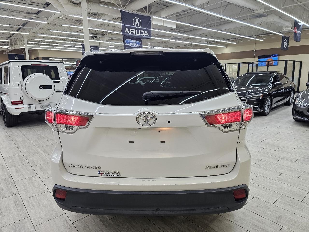 Toyota Highlander XLE AWD V6 2015