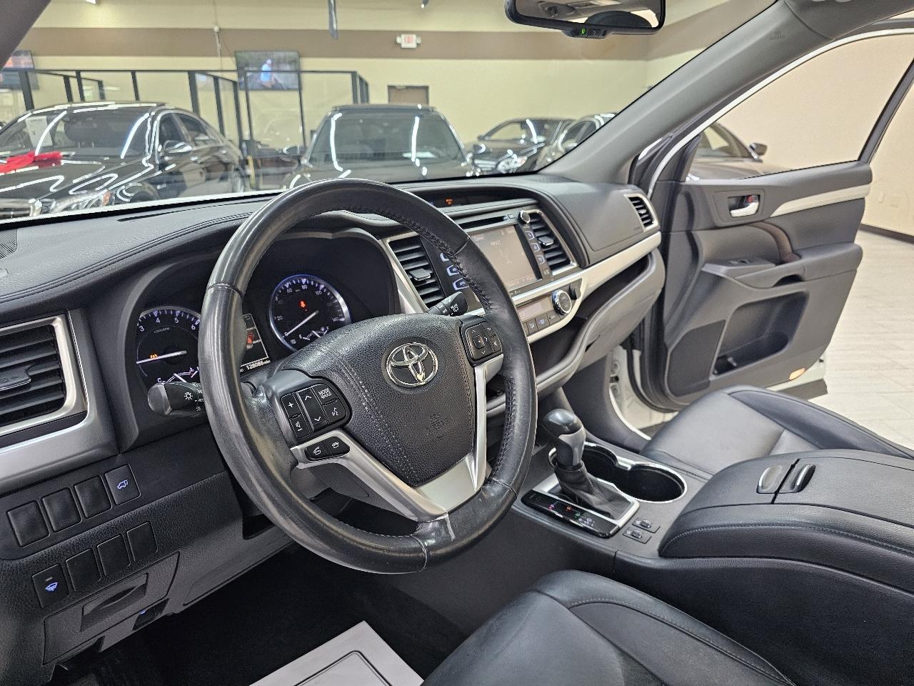 Toyota Highlander XLE AWD V6 2015