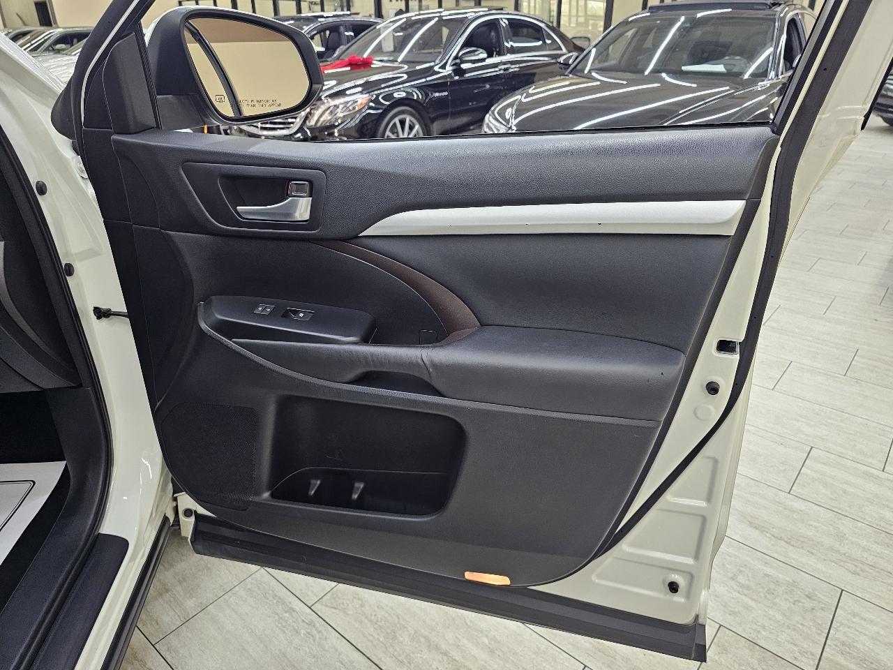 Toyota Highlander XLE AWD V6 2015