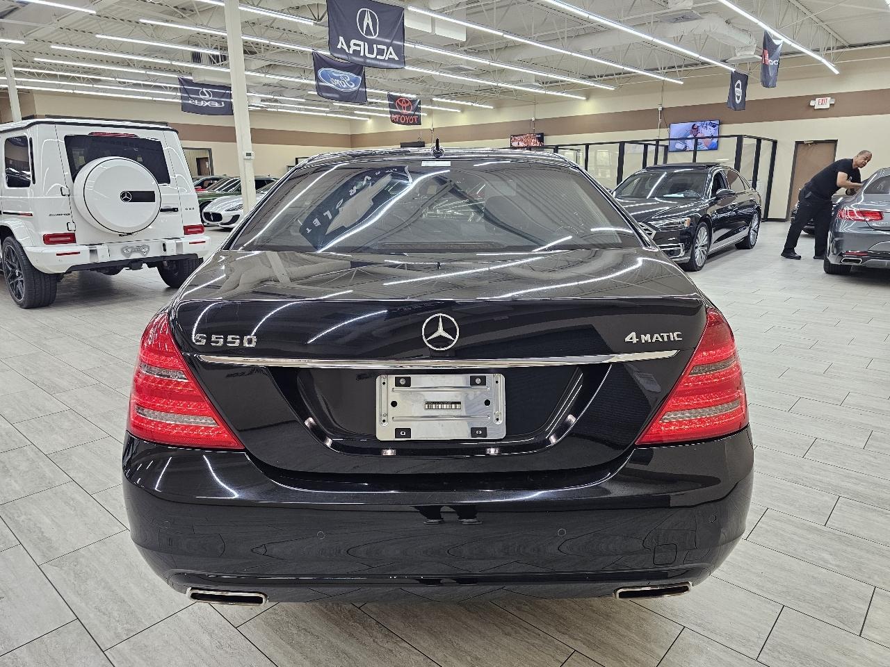 Mercedes-Benz S-Class S550 4-MATIC 2010
