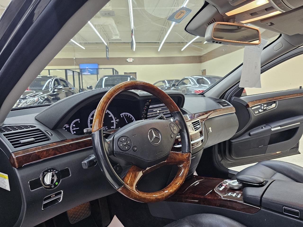 Mercedes-Benz S-Class S550 4-MATIC 2010
