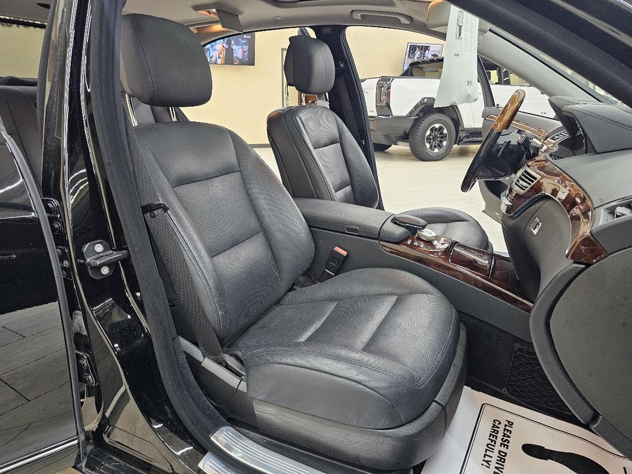 Mercedes-Benz S-Class S550 4-MATIC 2010
