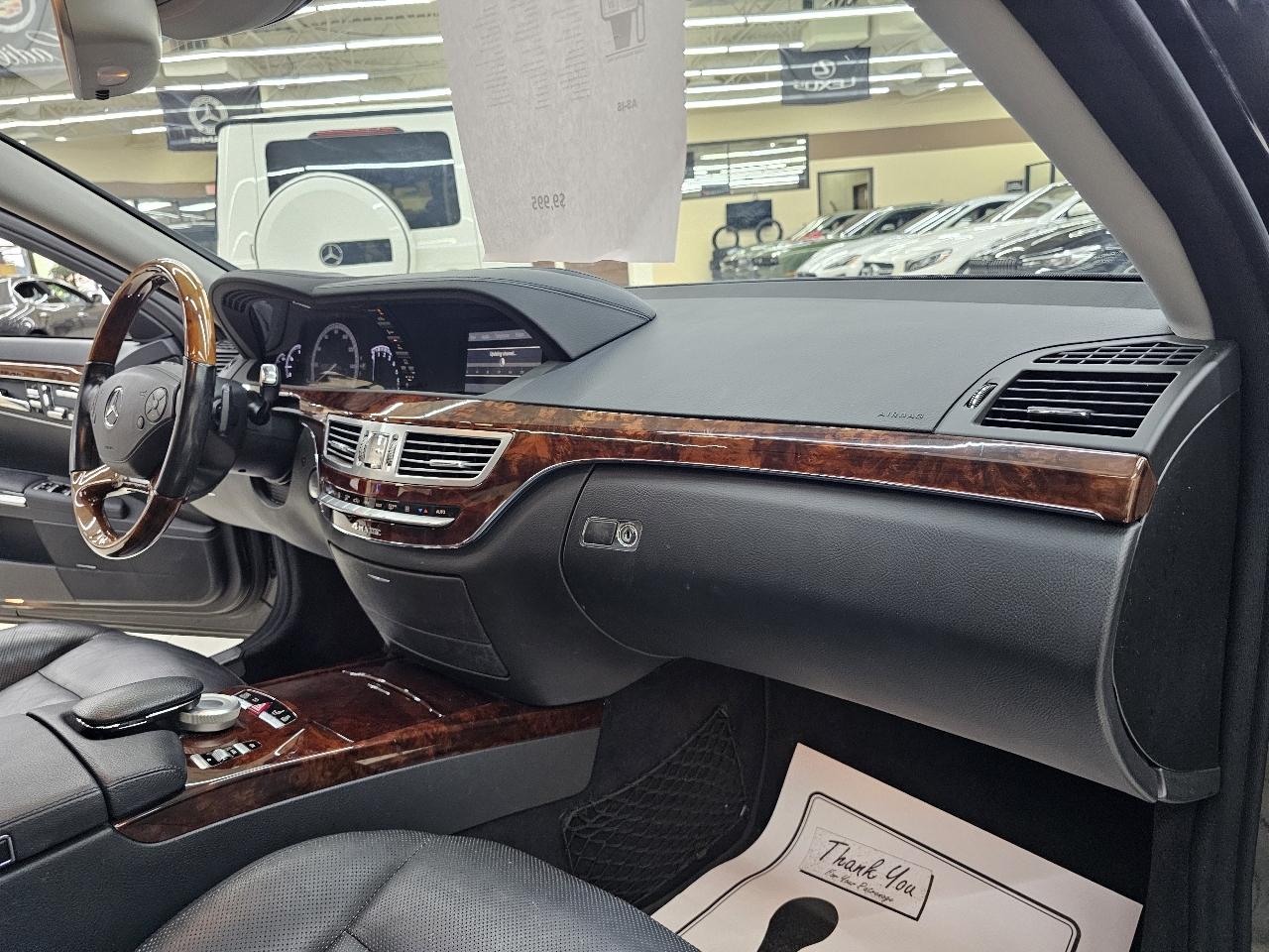 Mercedes-Benz S-Class S550 4-MATIC 2010