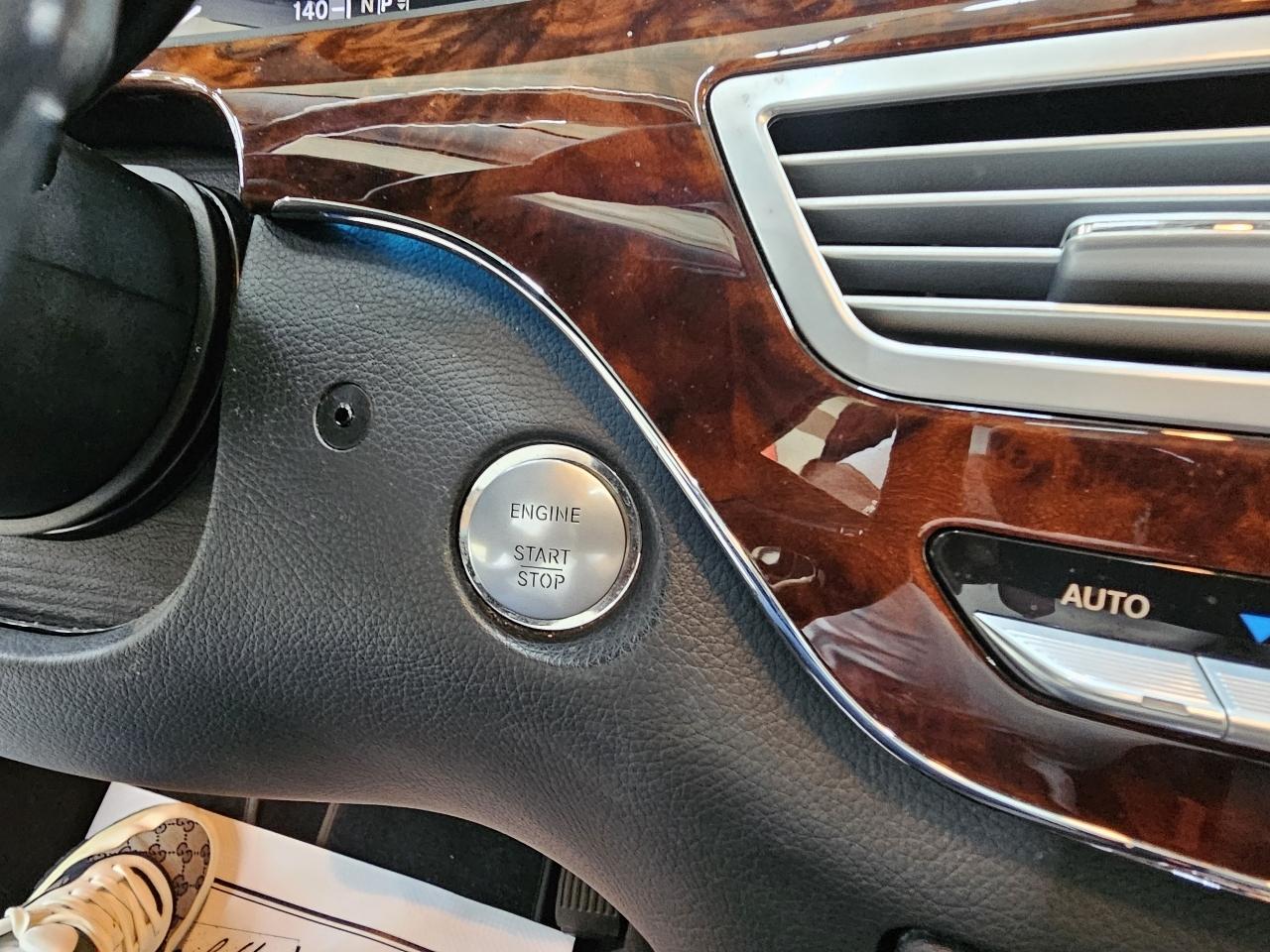 Mercedes-Benz S-Class S550 4-MATIC 2010