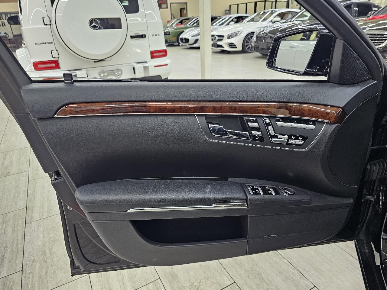 Mercedes-Benz S-Class S550 4-MATIC 2010