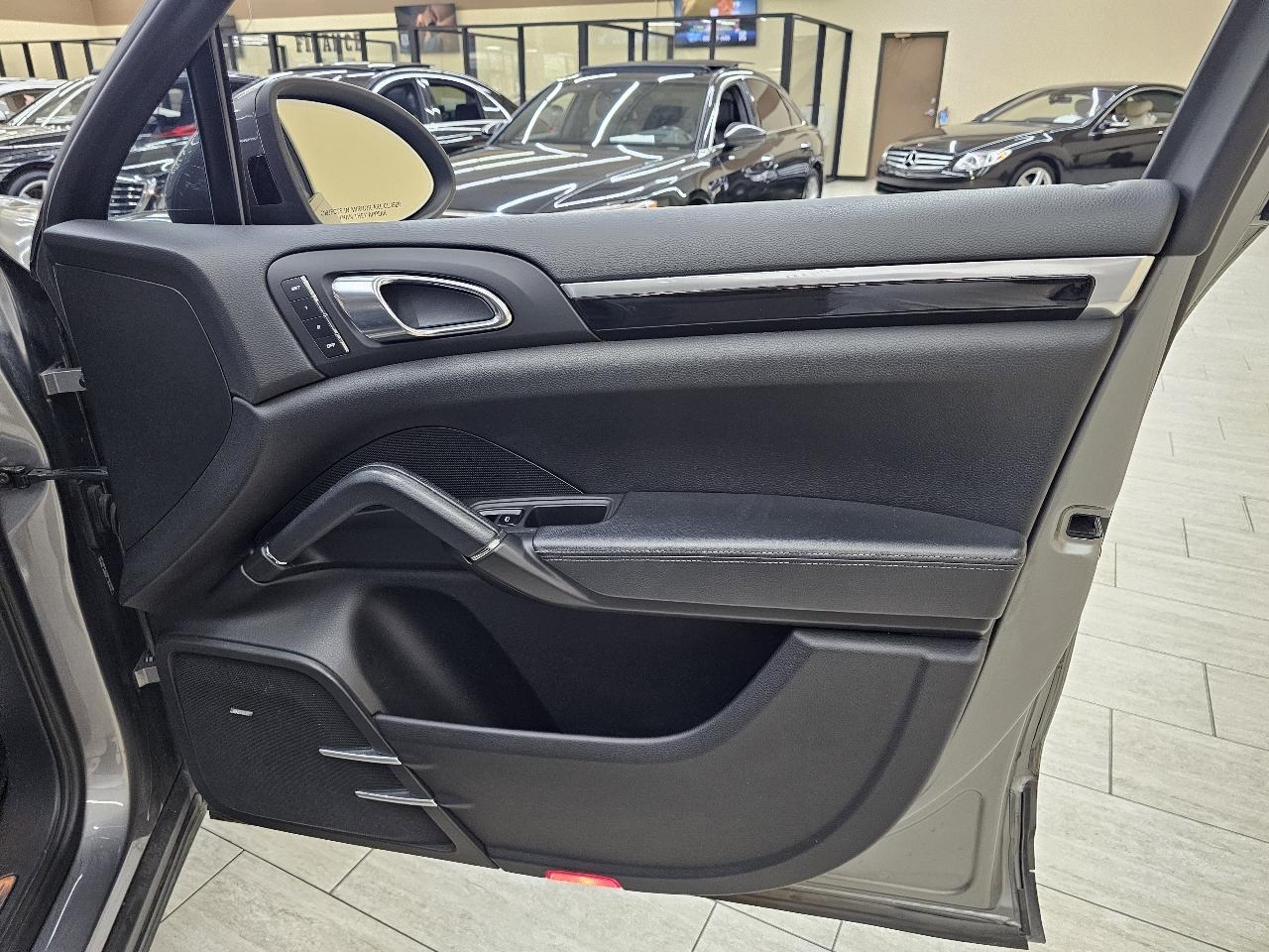 Porsche Cayenne S 2011