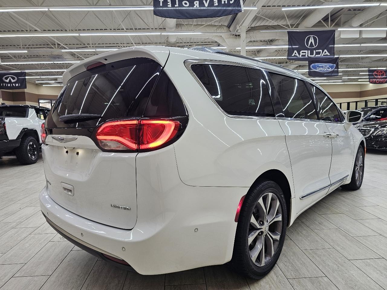 Chrysler Pacifica Limited 2019