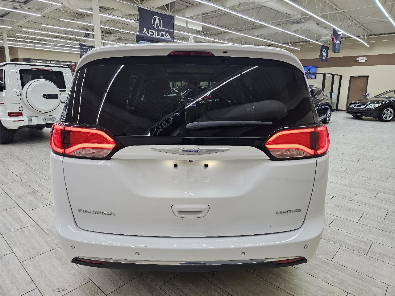 Chrysler Pacifica Limited 2019