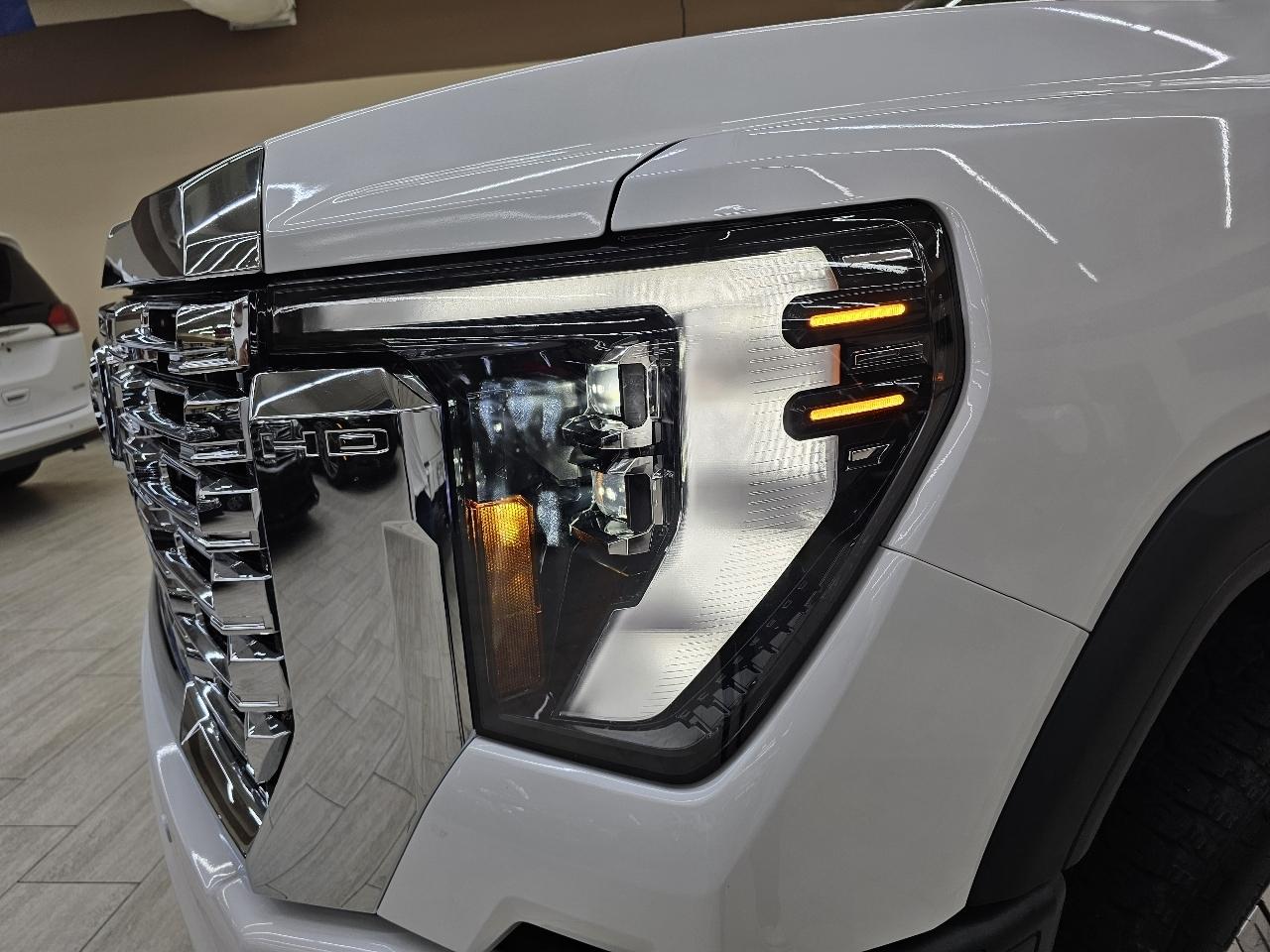 GMC Sierra 2500HD Denali Crew Cab 4WD SB 2024