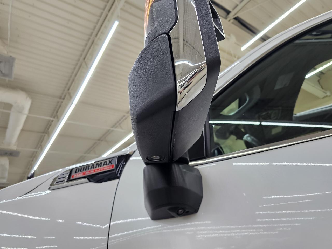 GMC Sierra 2500HD Denali Crew Cab 4WD SB 2024