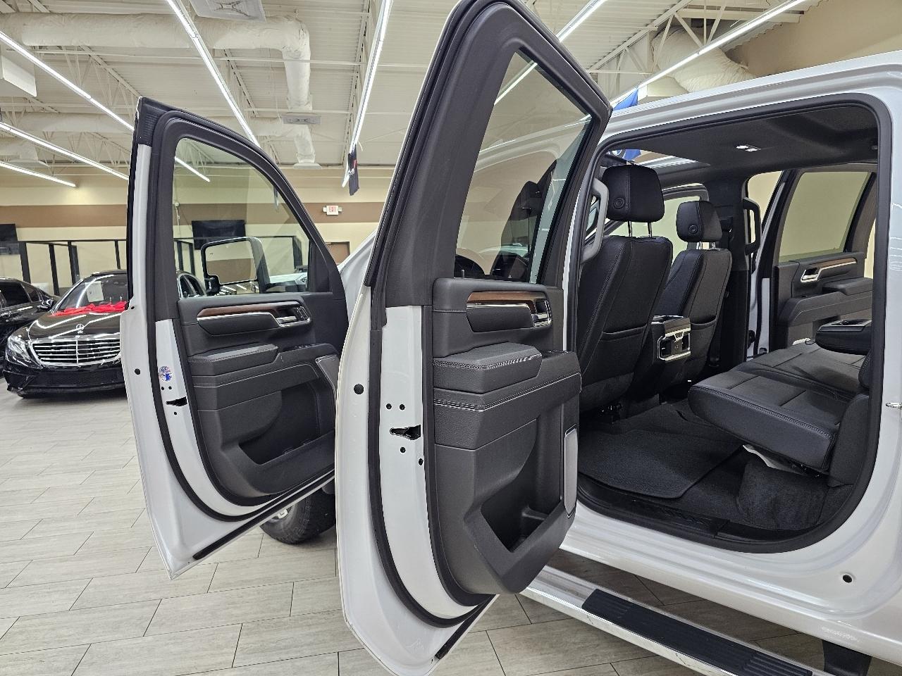 GMC Sierra 2500HD Denali Crew Cab 4WD SB 2024