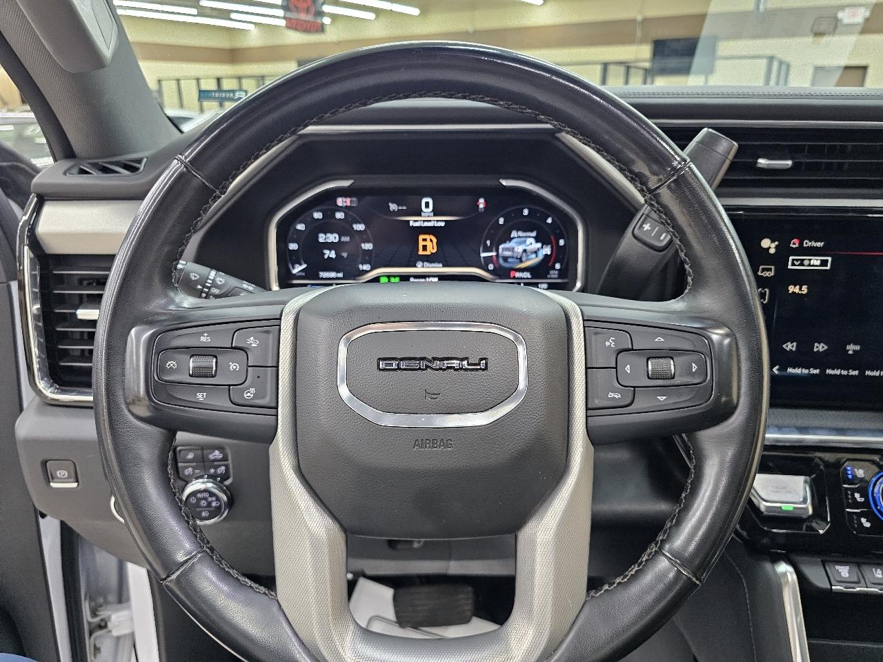 GMC Sierra 2500HD Denali Crew Cab 4WD SB 2024