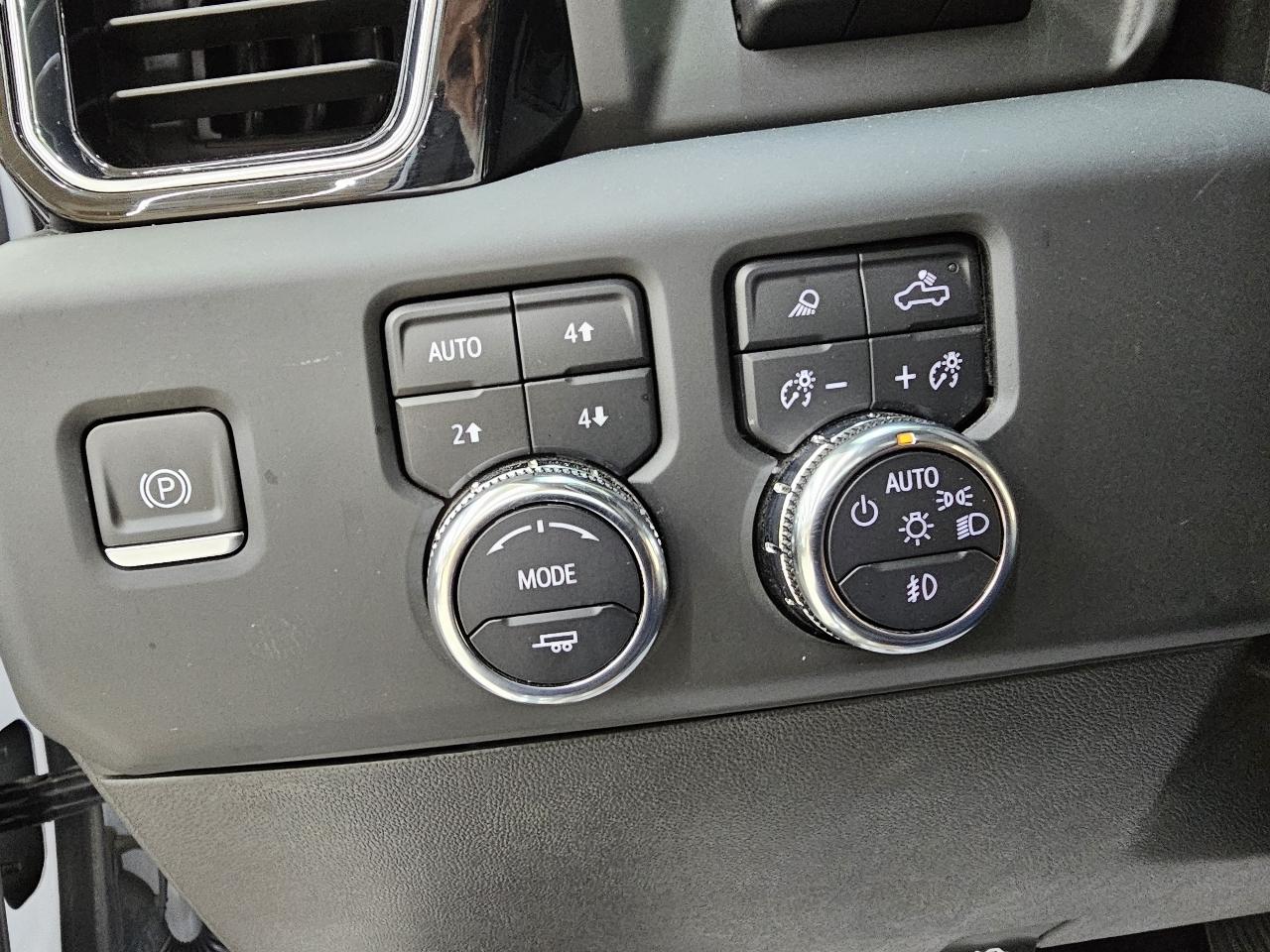 GMC Sierra 2500HD Denali Crew Cab 4WD SB 2024