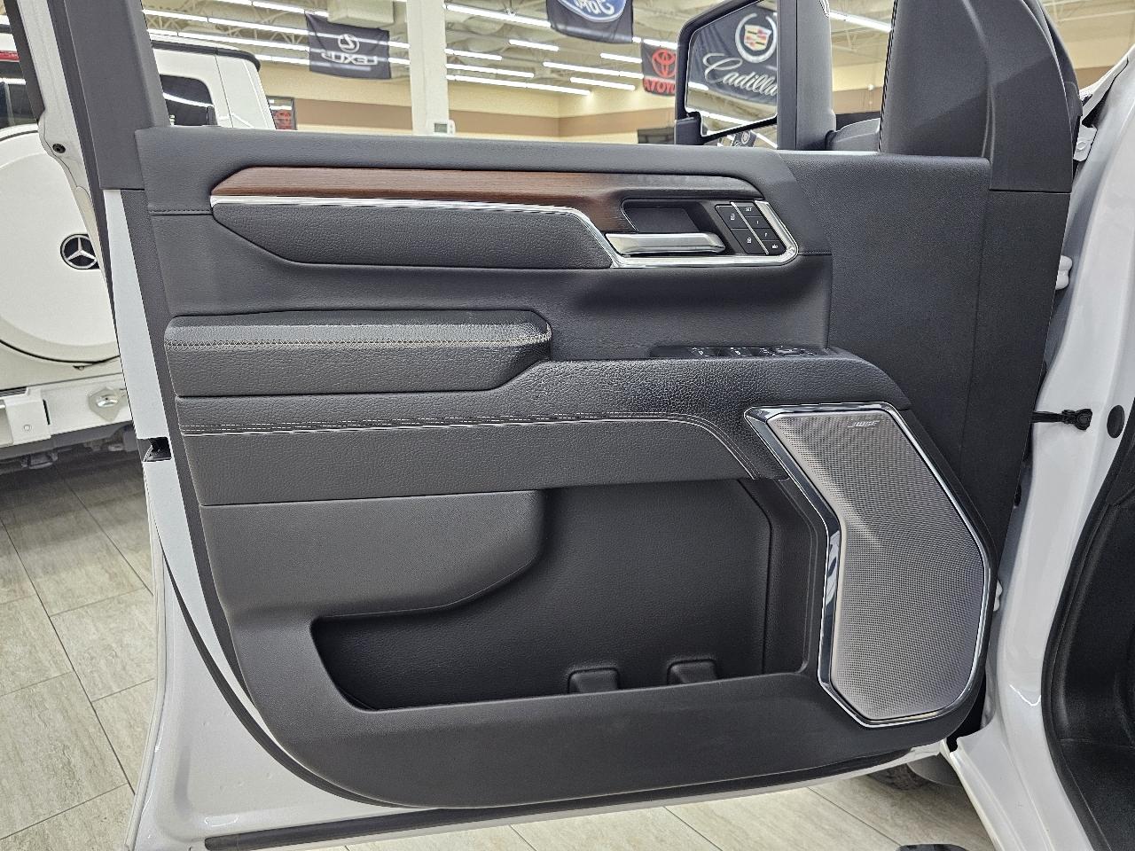 GMC Sierra 2500HD Denali Crew Cab 4WD SB 2024