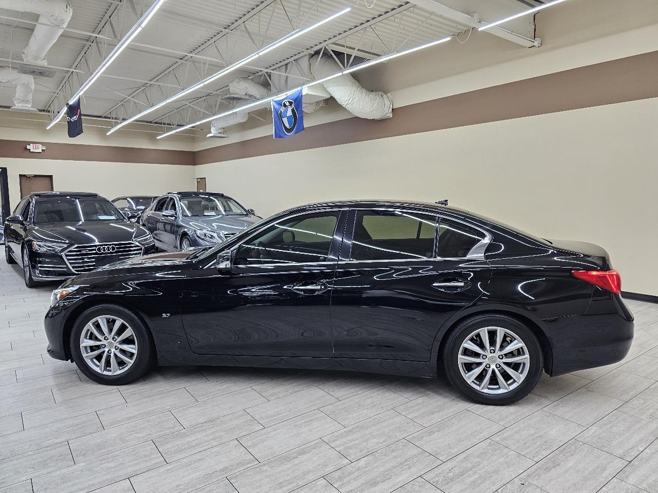 Infiniti Q50 Base 2015