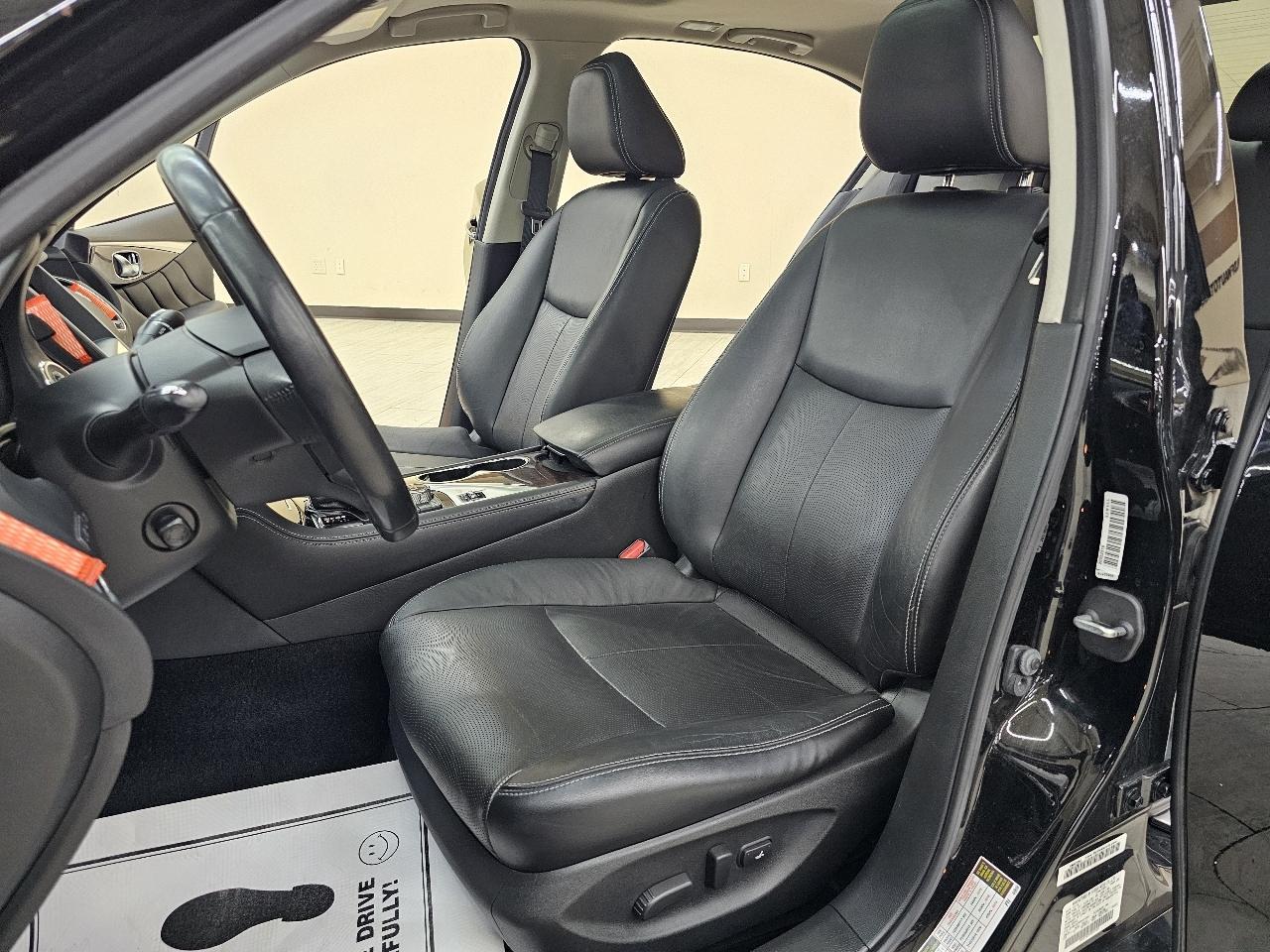 Infiniti Q50 Base 2015