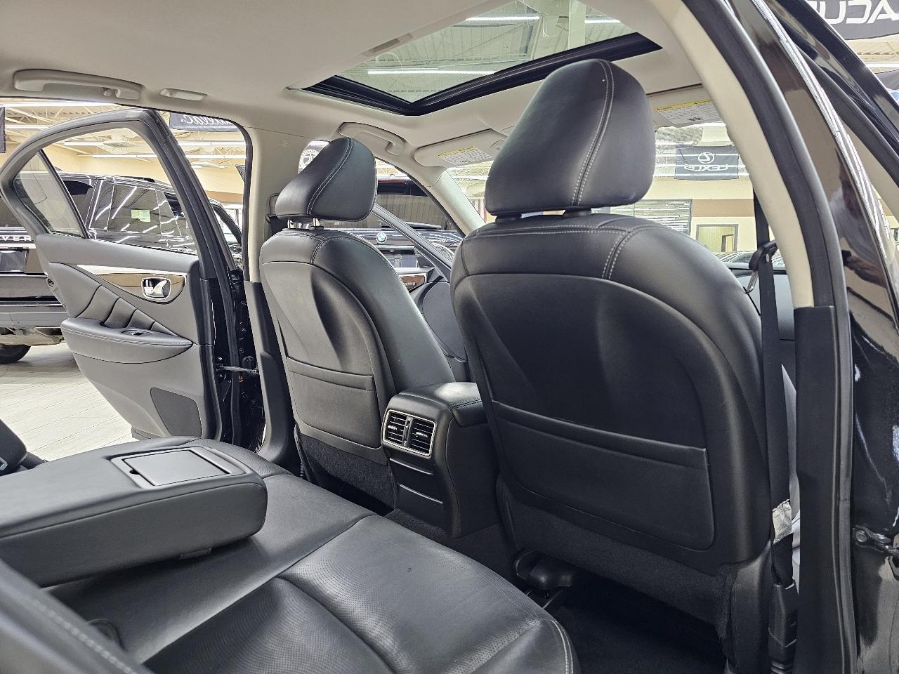 Infiniti Q50 Base 2015