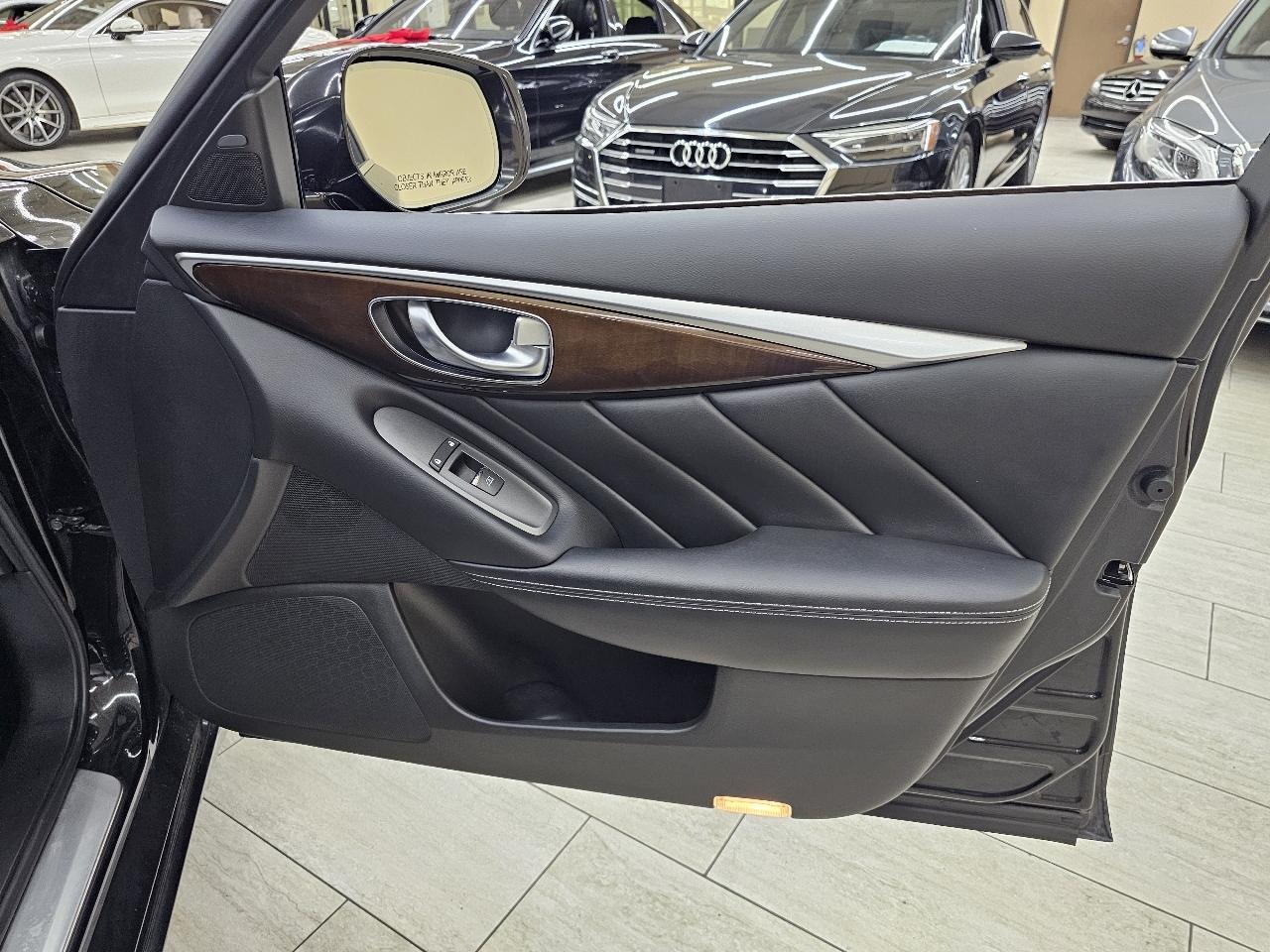 Infiniti Q50 Base 2015