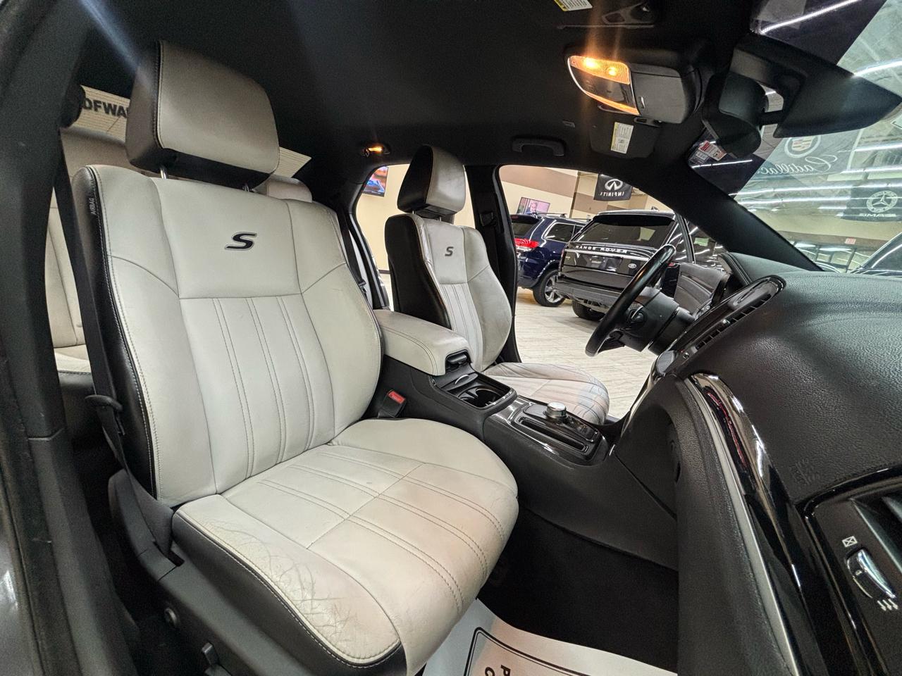 Chrysler 300 S V6 RWD 2017