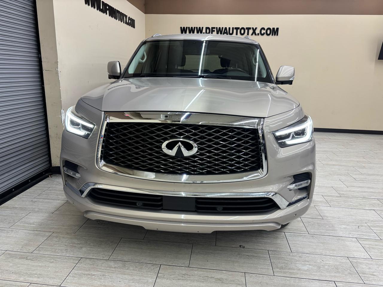Infiniti QX80 LUXE 2019