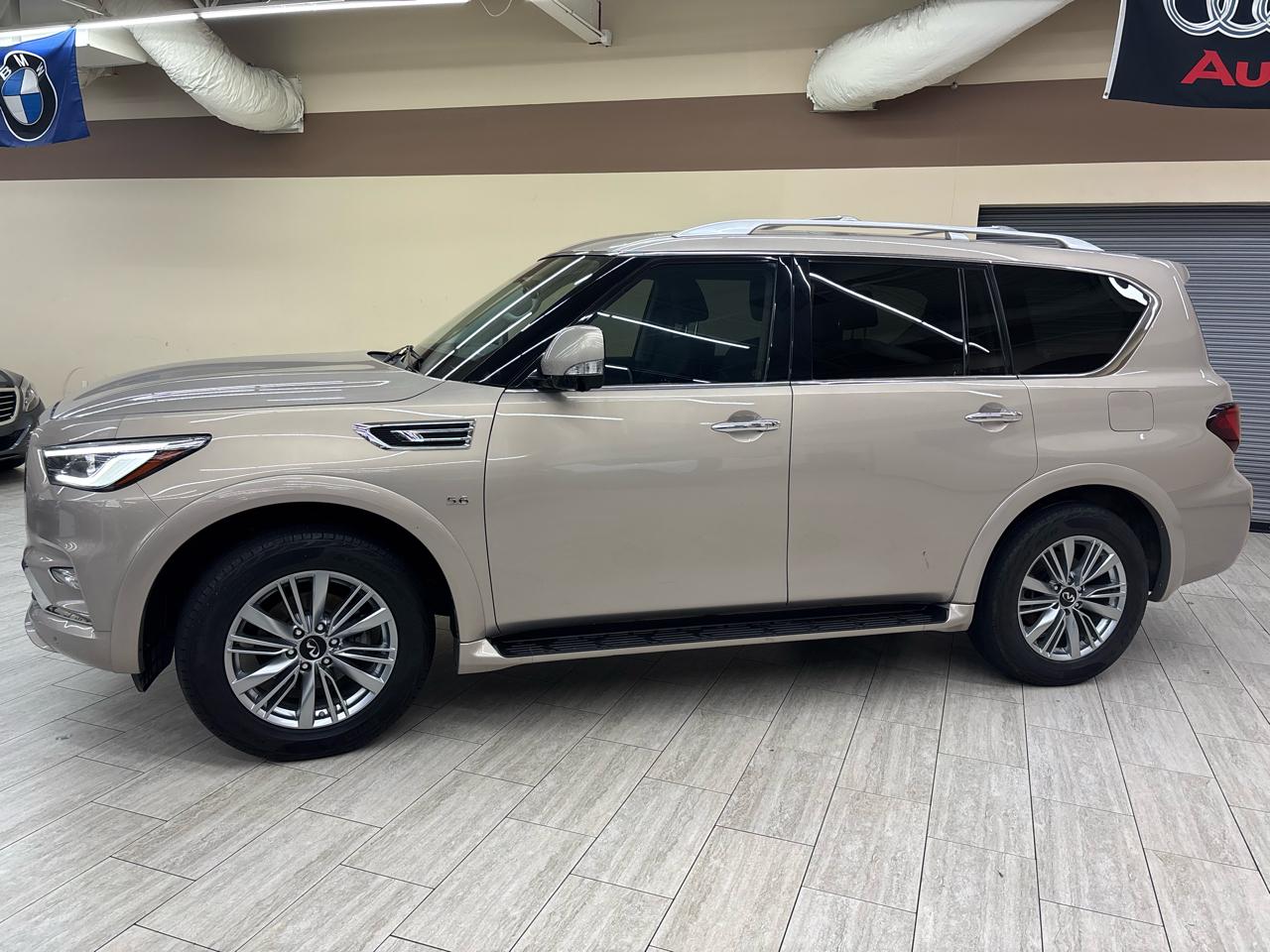 Infiniti QX80 LUXE 2019