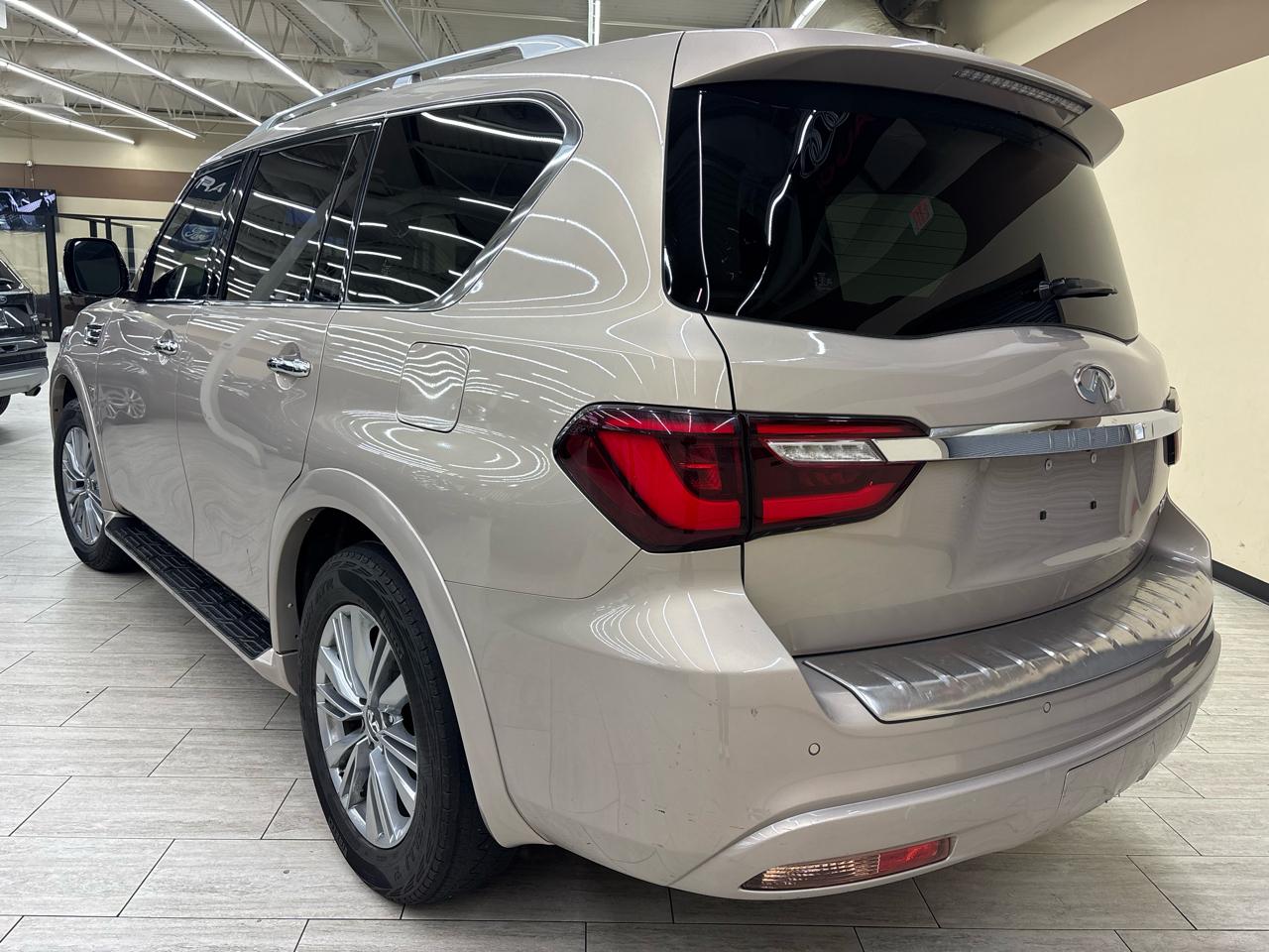 Infiniti QX80 LUXE 2019