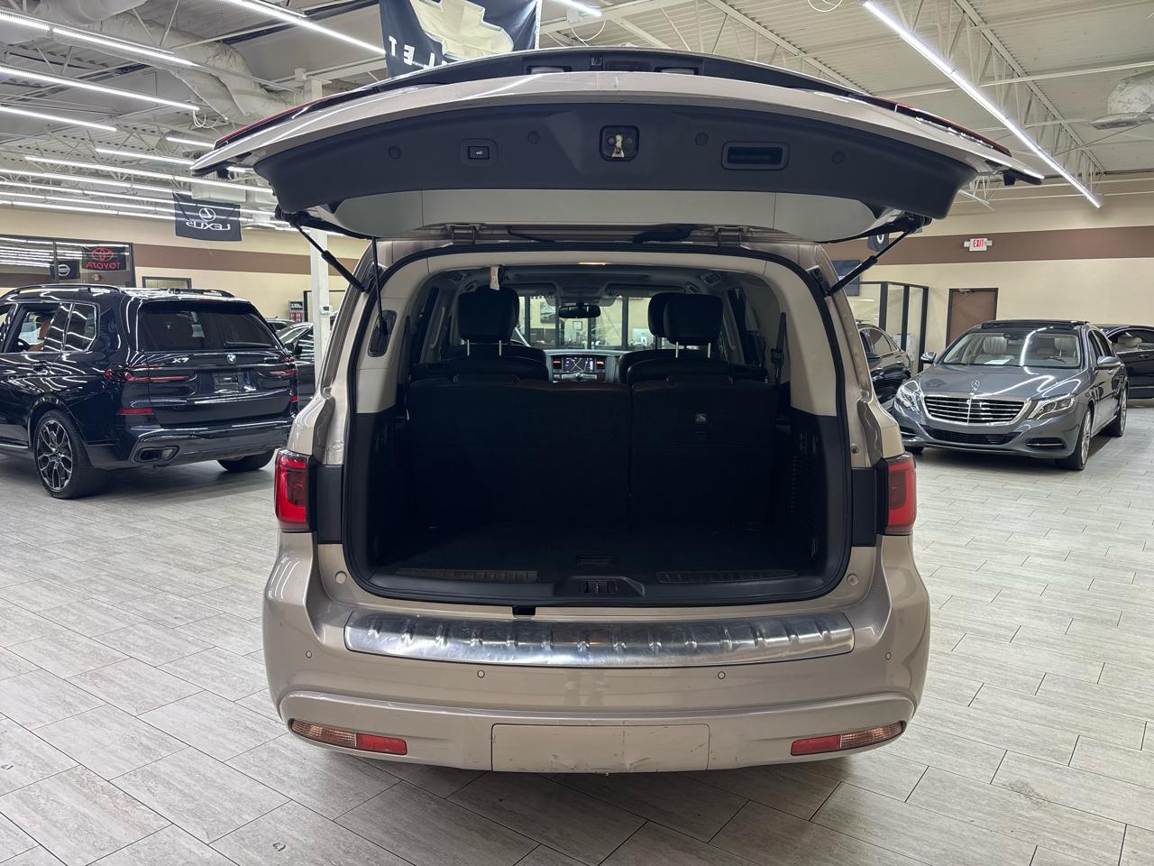 Infiniti QX80 LUXE 2019