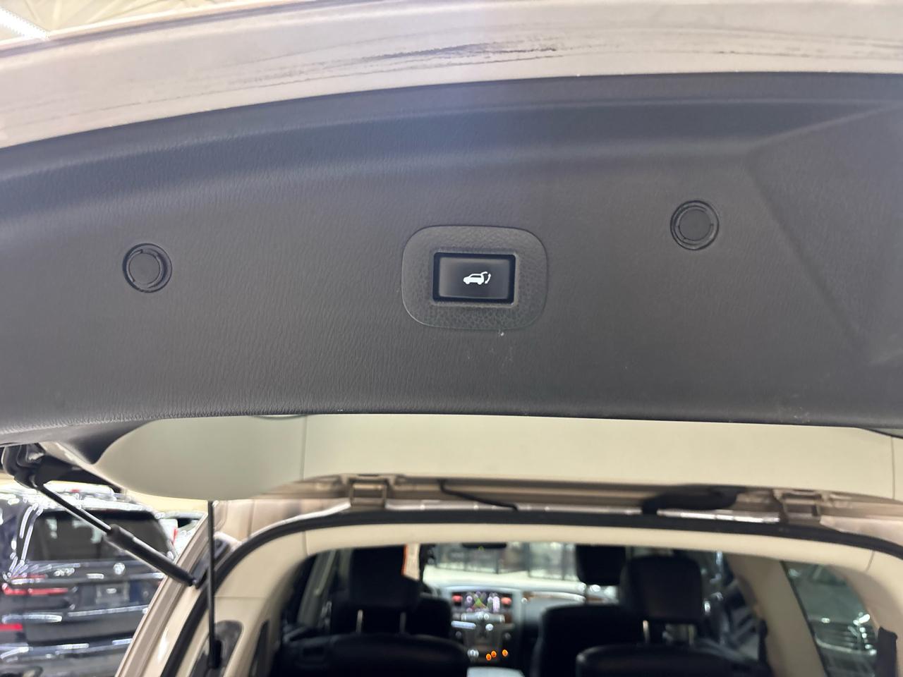 Infiniti QX80 LUXE 2019