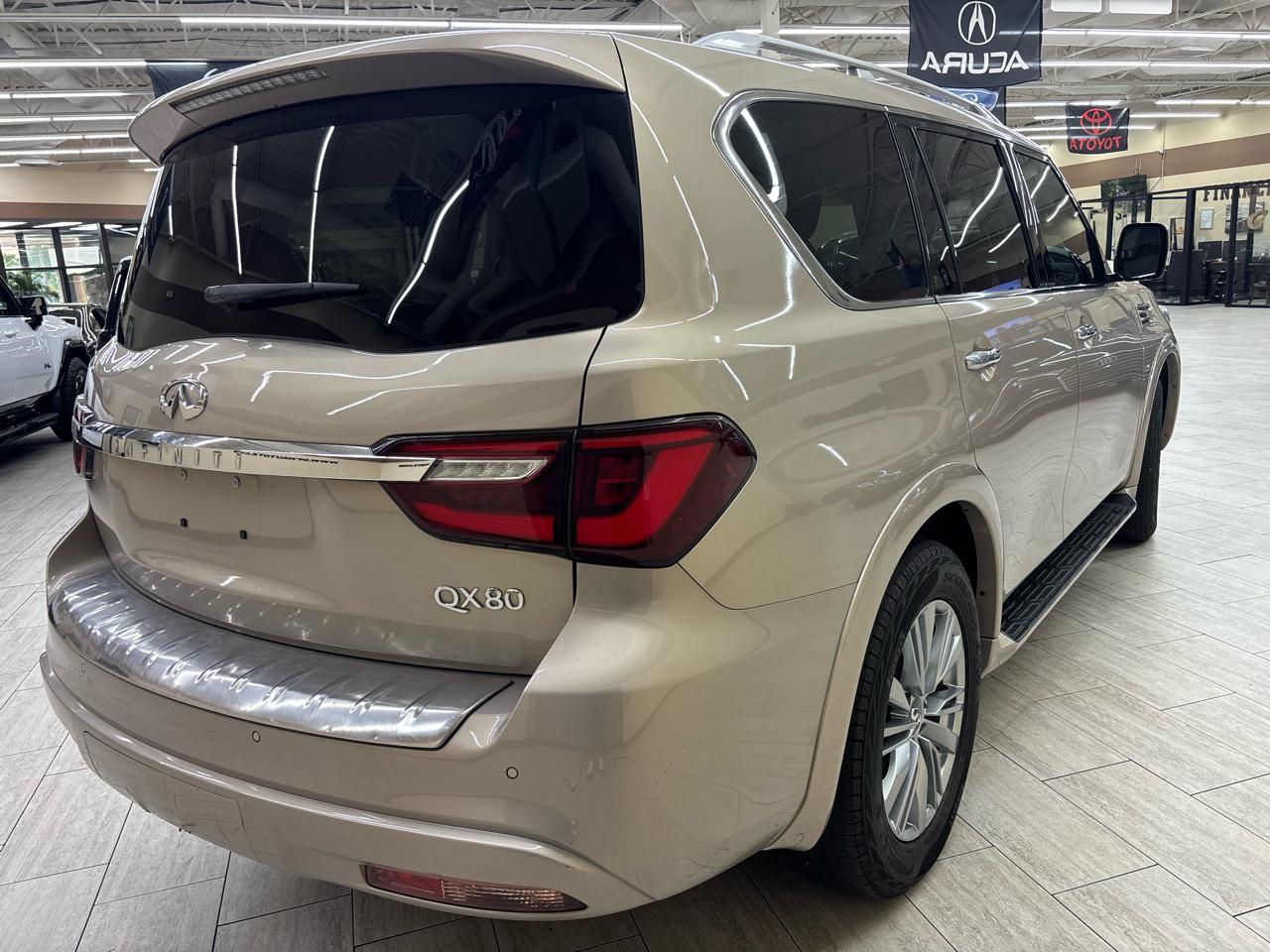 Infiniti QX80 LUXE 2019