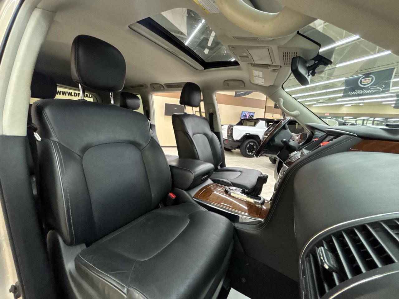 Infiniti QX80 LUXE 2019