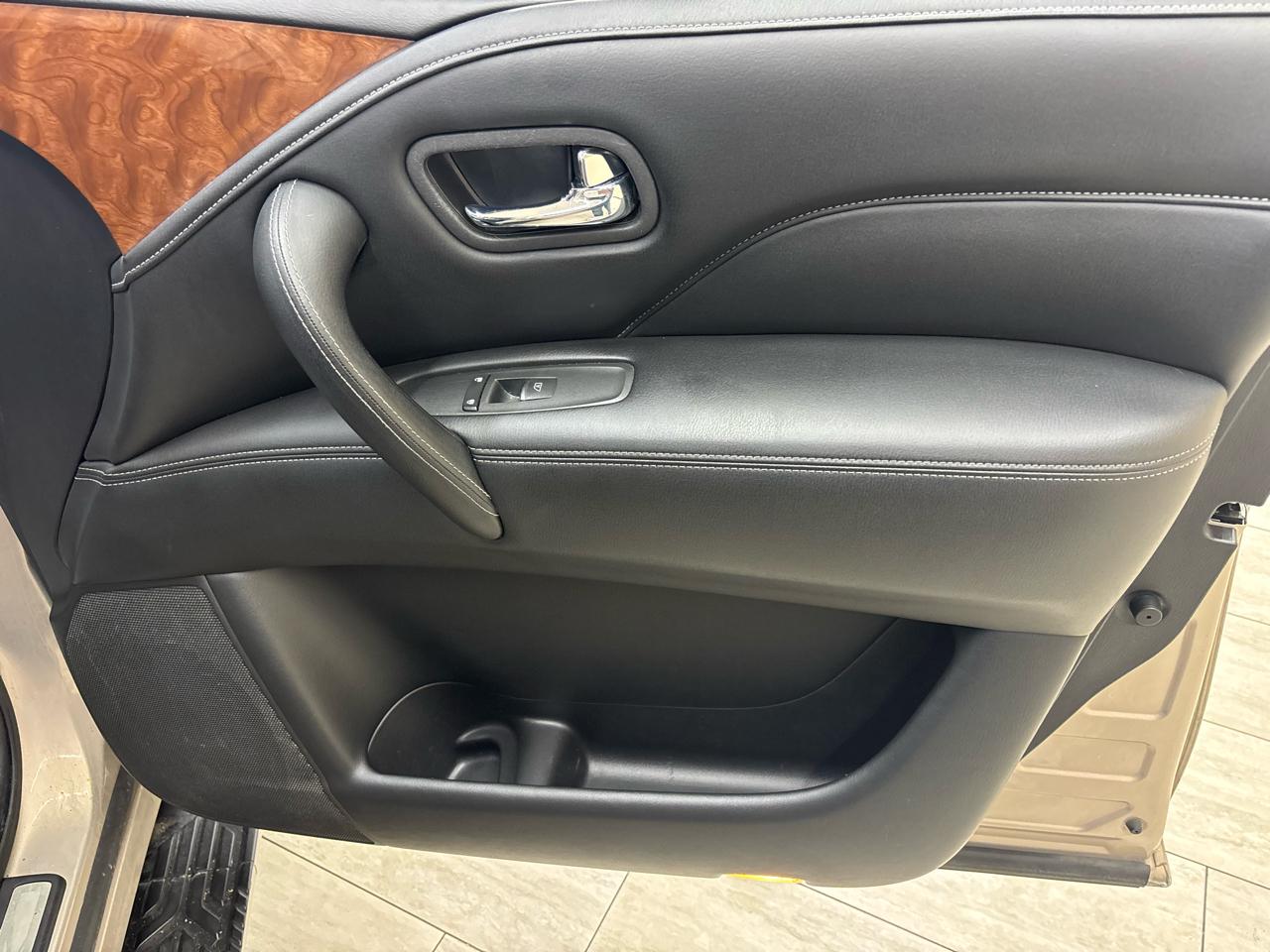 Infiniti QX80 LUXE 2019