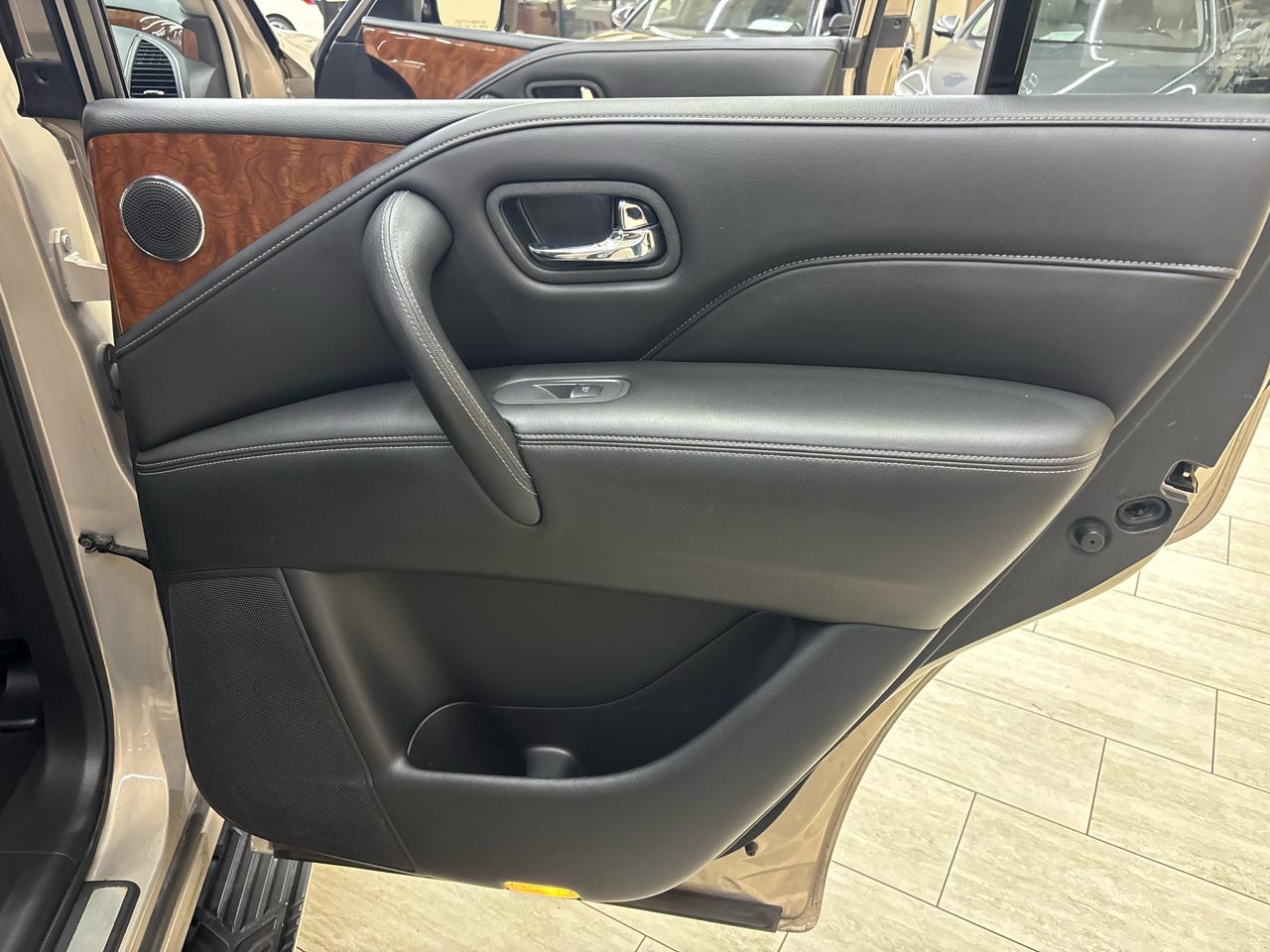 Infiniti QX80 LUXE 2019
