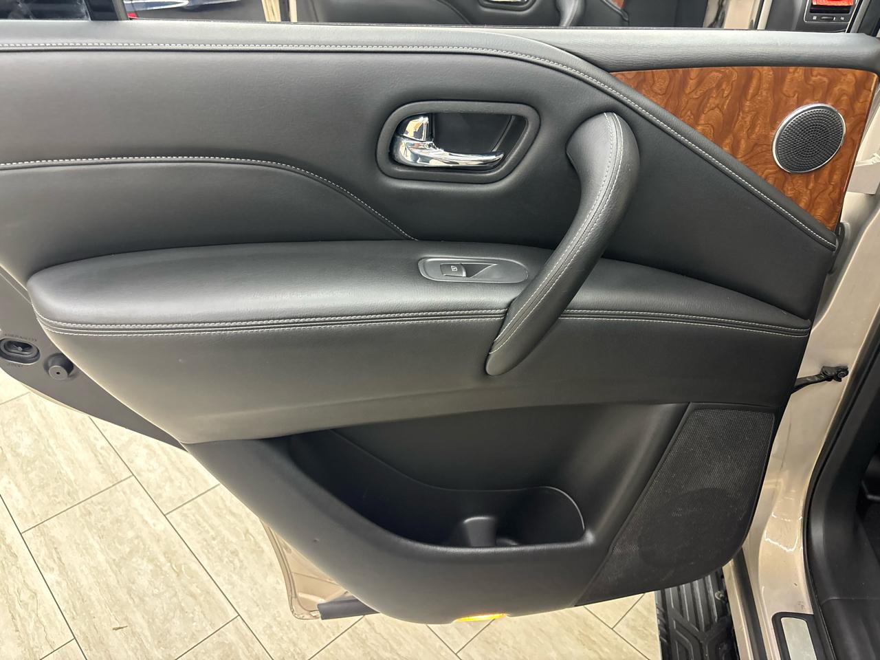 Infiniti QX80 LUXE 2019