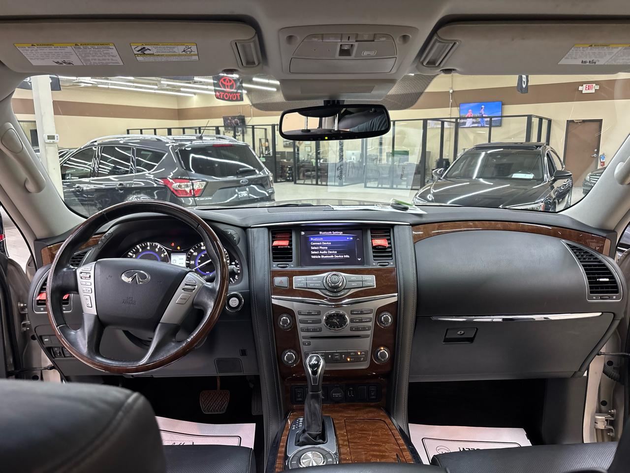 Infiniti QX80 LUXE 2019